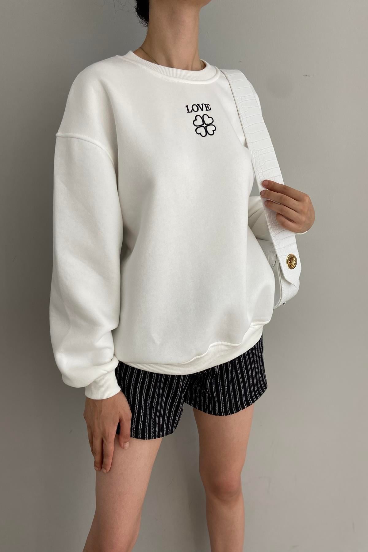 BİSİKLET YAKA BASKILI NAKIŞ DETAY SWEATSHIRT