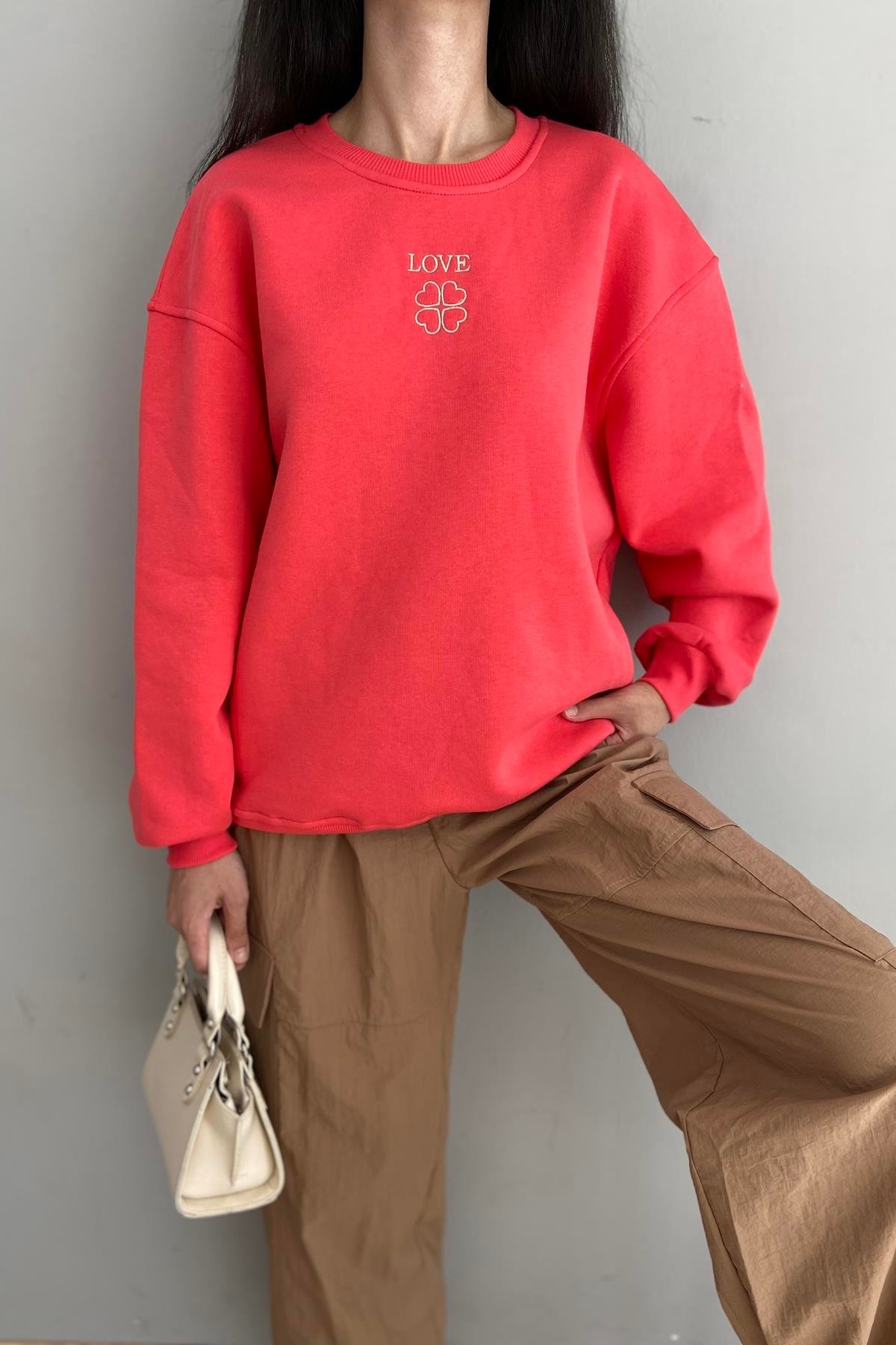 BİSİKLET YAKA BASKILI NAKIŞ DETAY SWEATSHIRT