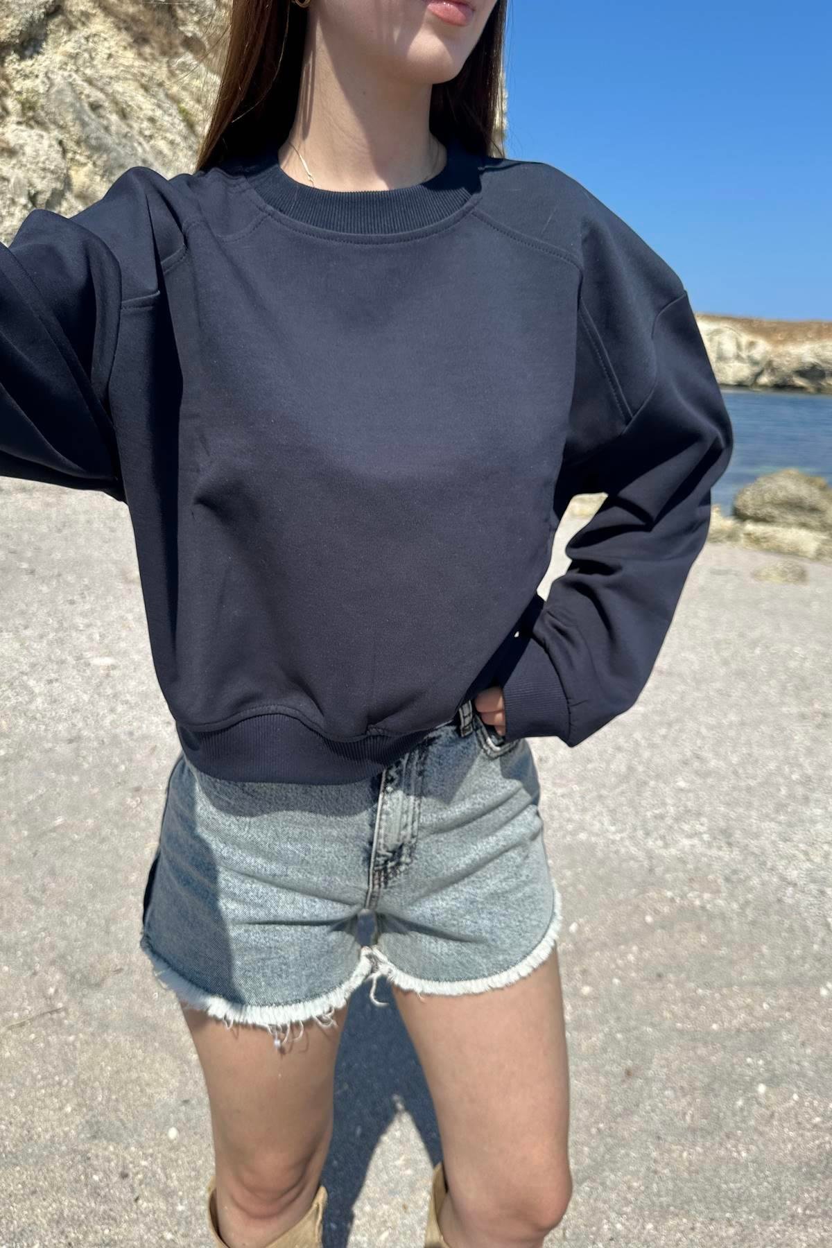 BİSİKLET YAKA CROP SWEATSHIRT