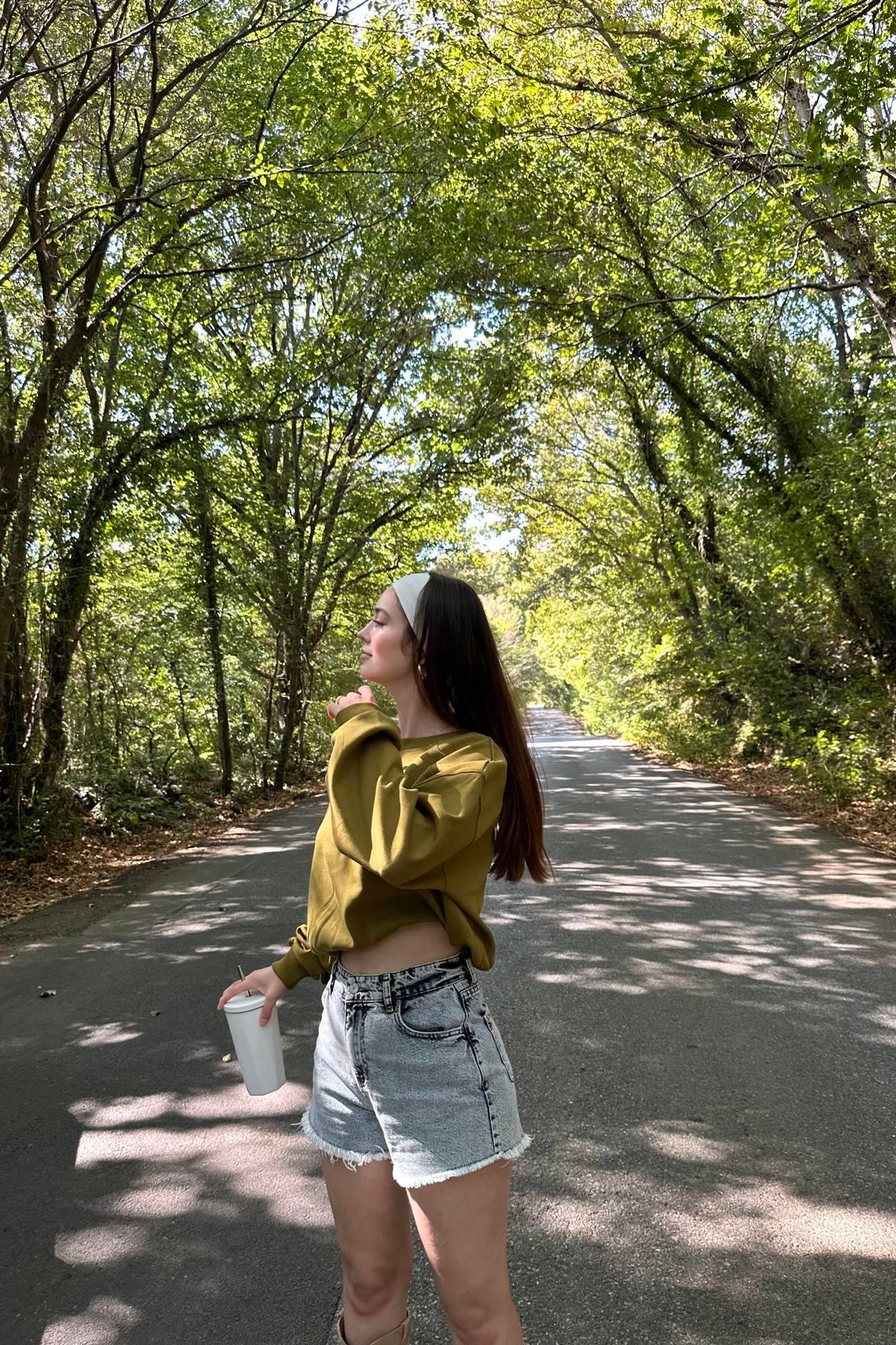 BİSİKLET YAKA CROP SWEATSHIRT