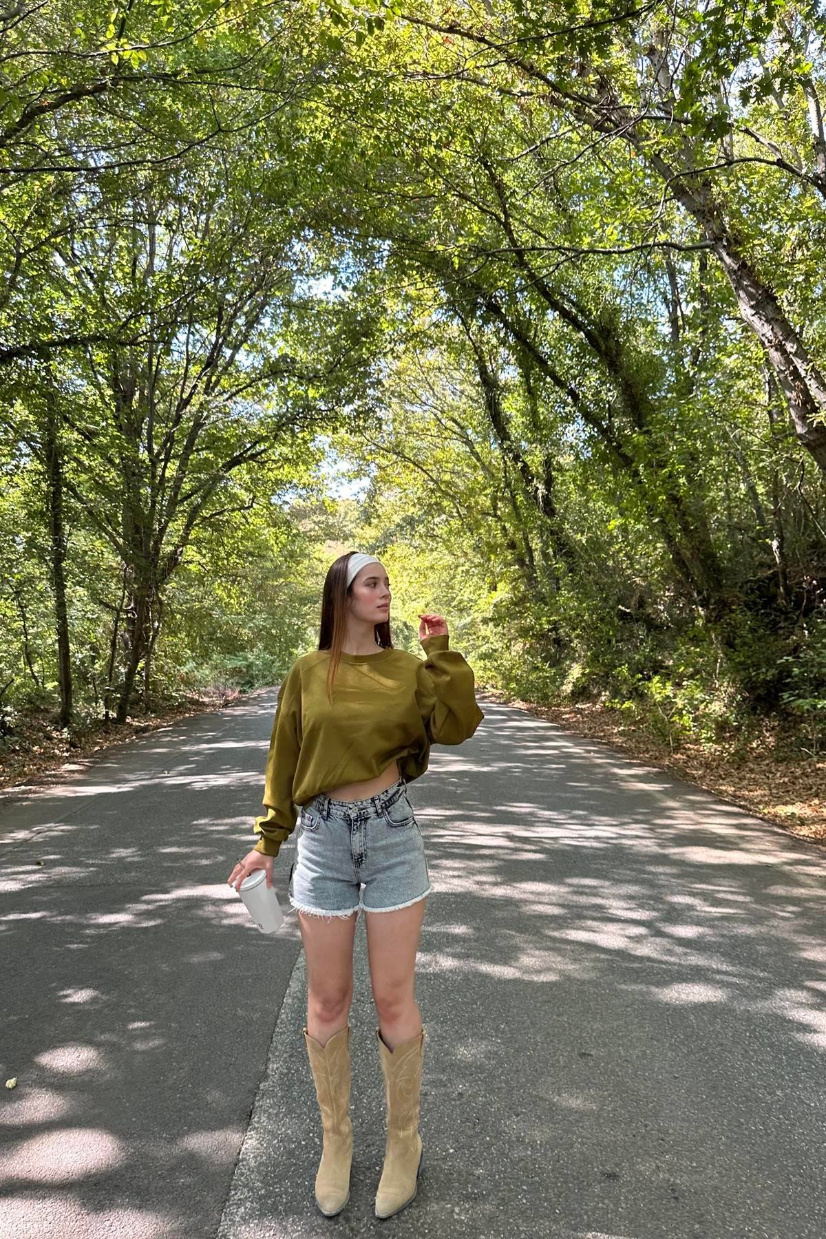 BİSİKLET YAKA CROP SWEATSHIRT