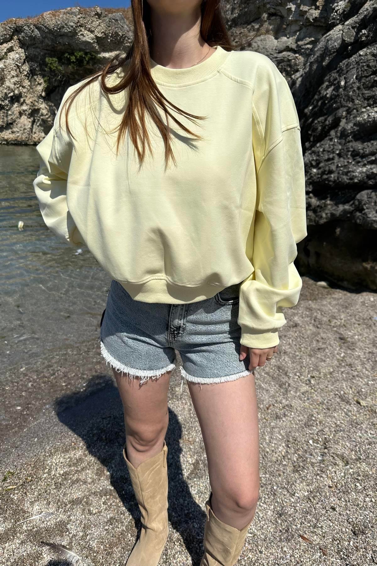 BİSİKLET YAKA CROP SWEATSHIRT