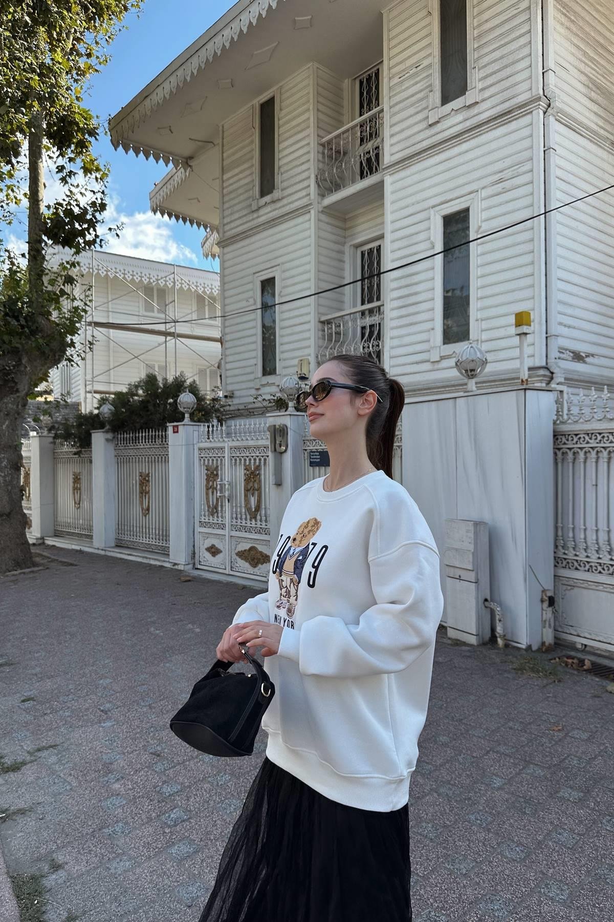 BİSİKLET YAKA NAKIŞ DETAY SWEATSHIRT