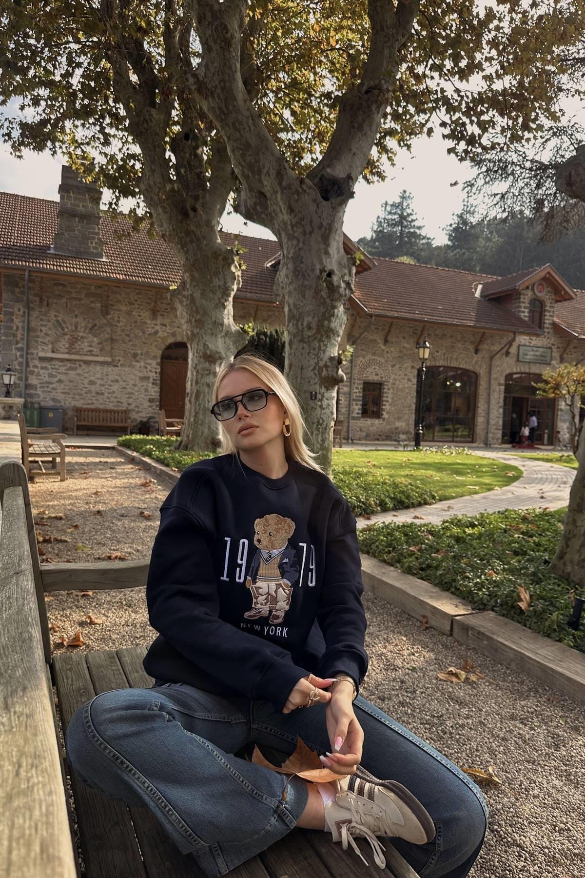 BİSİKLET YAKA NAKIŞ DETAY SWEATSHIRT
