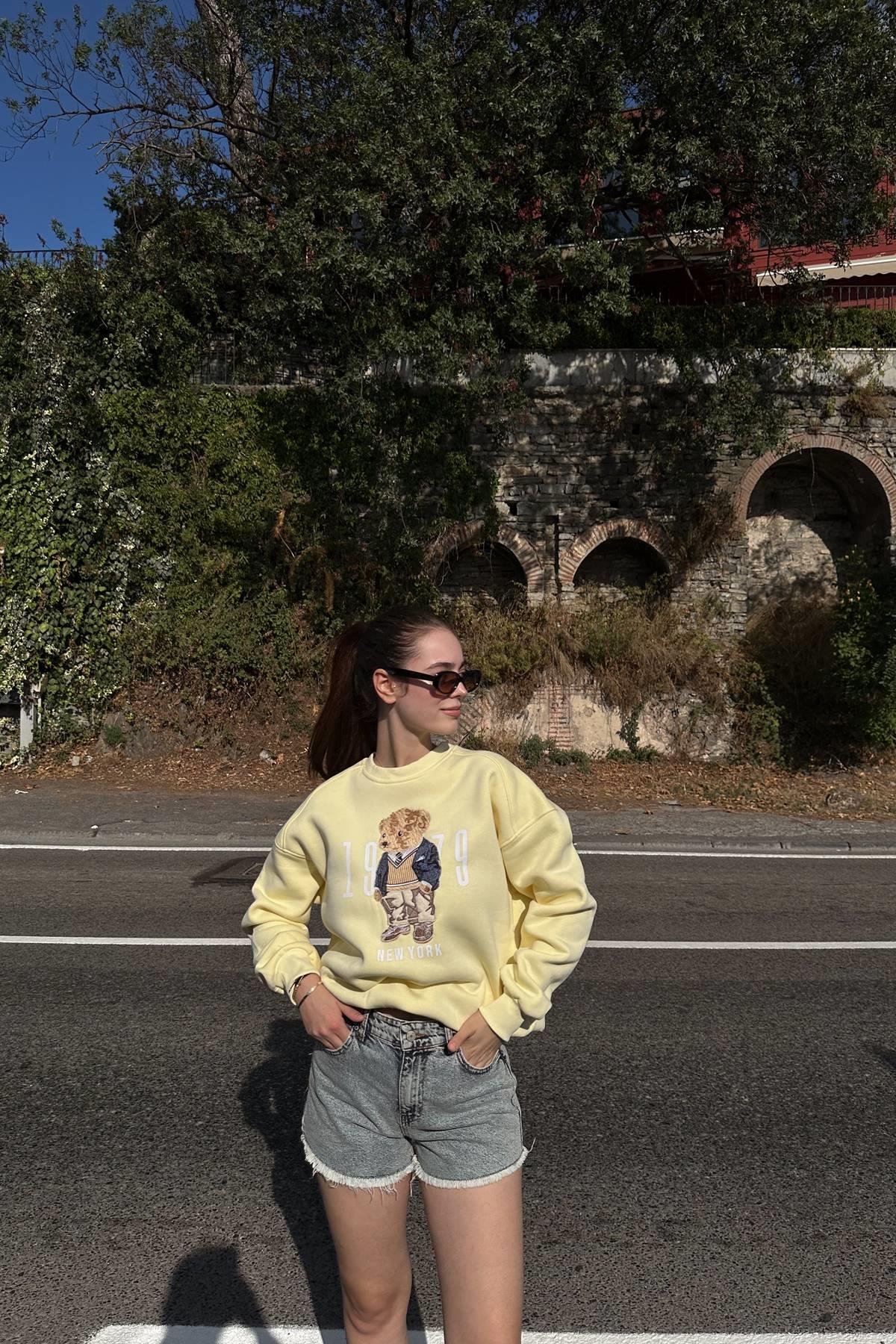 BİSİKLET YAKA NAKIŞ DETAY SWEATSHIRT