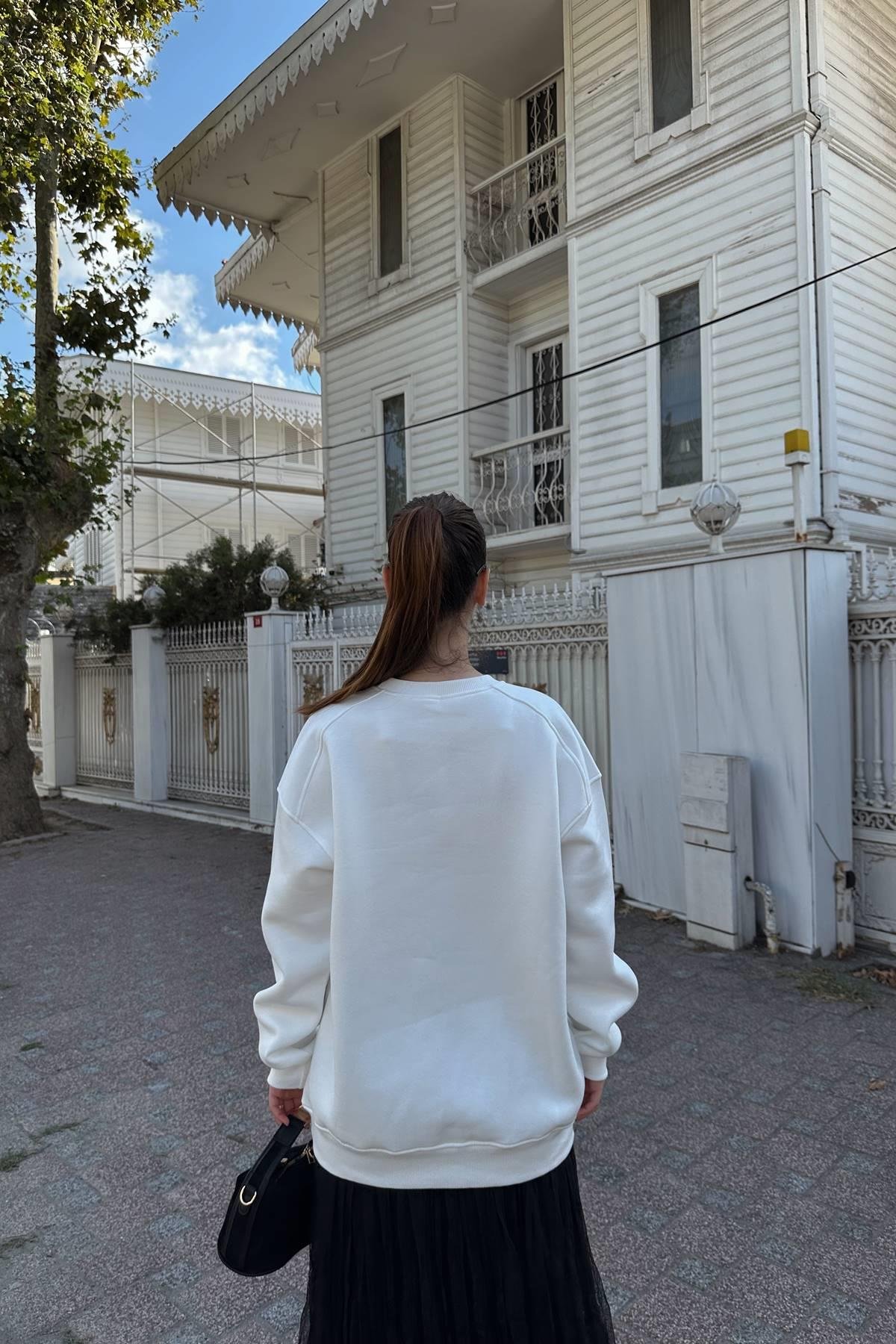 BİSİKLET YAKA NAKIŞ DETAY SWEATSHIRT