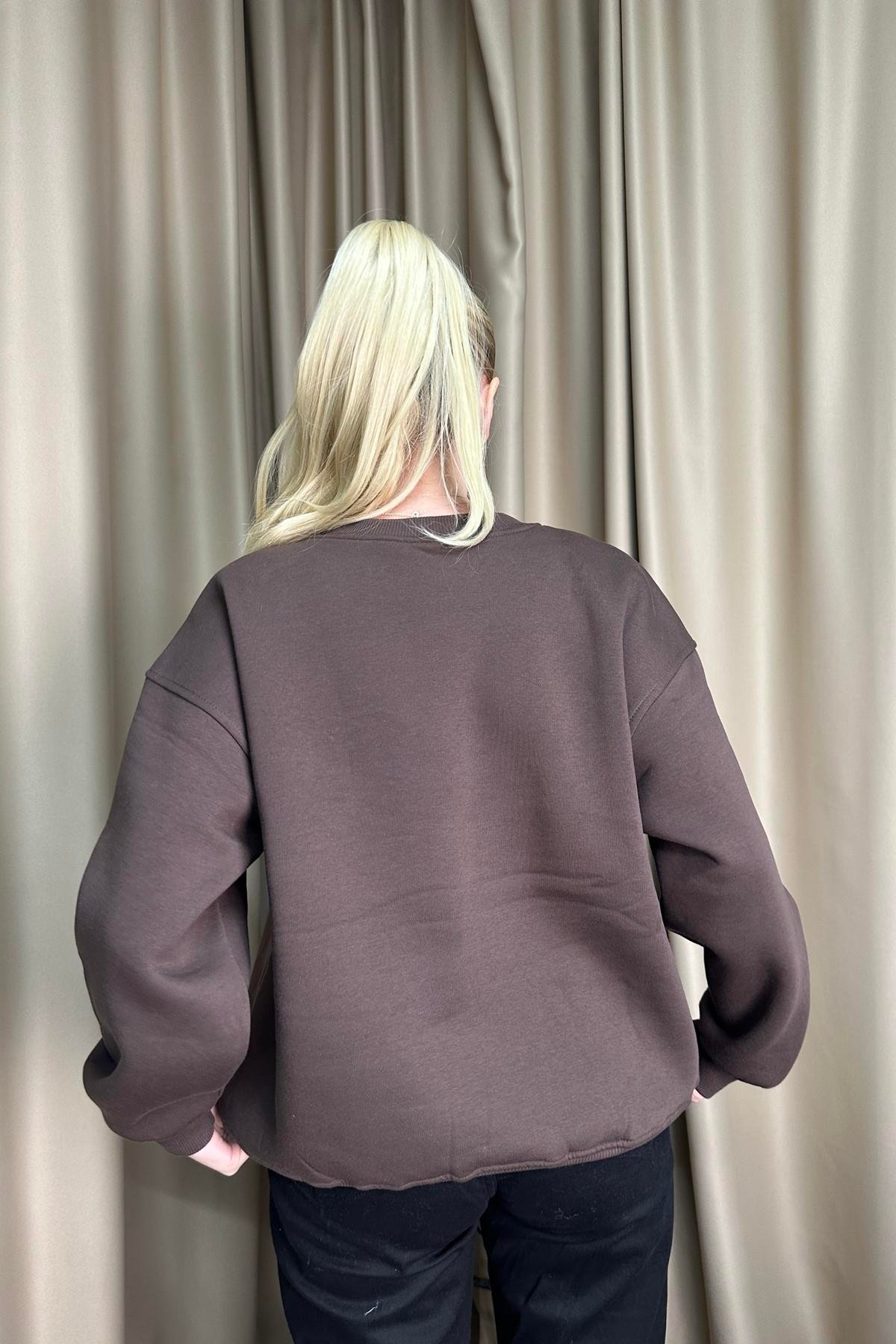 BİSİKLET YAKA NAKIŞ DETAYLI SWEAT