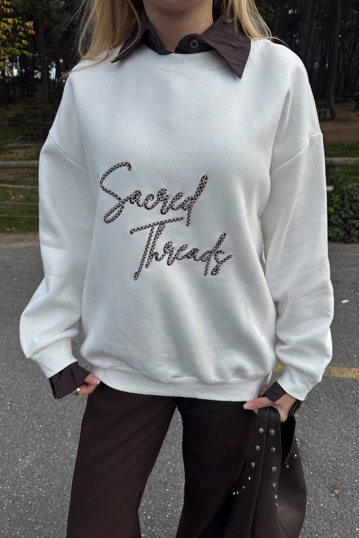BİSİKLET YAKA NAKIŞLI GÖMLEK DETAYLI SWEATSHIRT