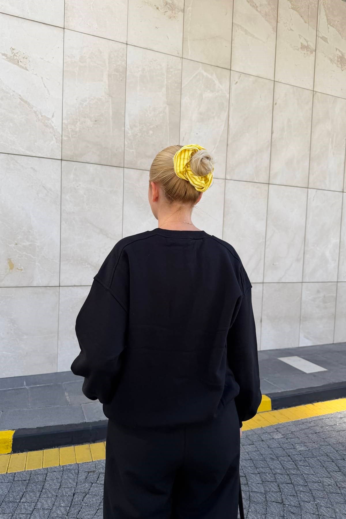 BİSİKLET YAKA OMUZ ROBALI SWEATSHIRT