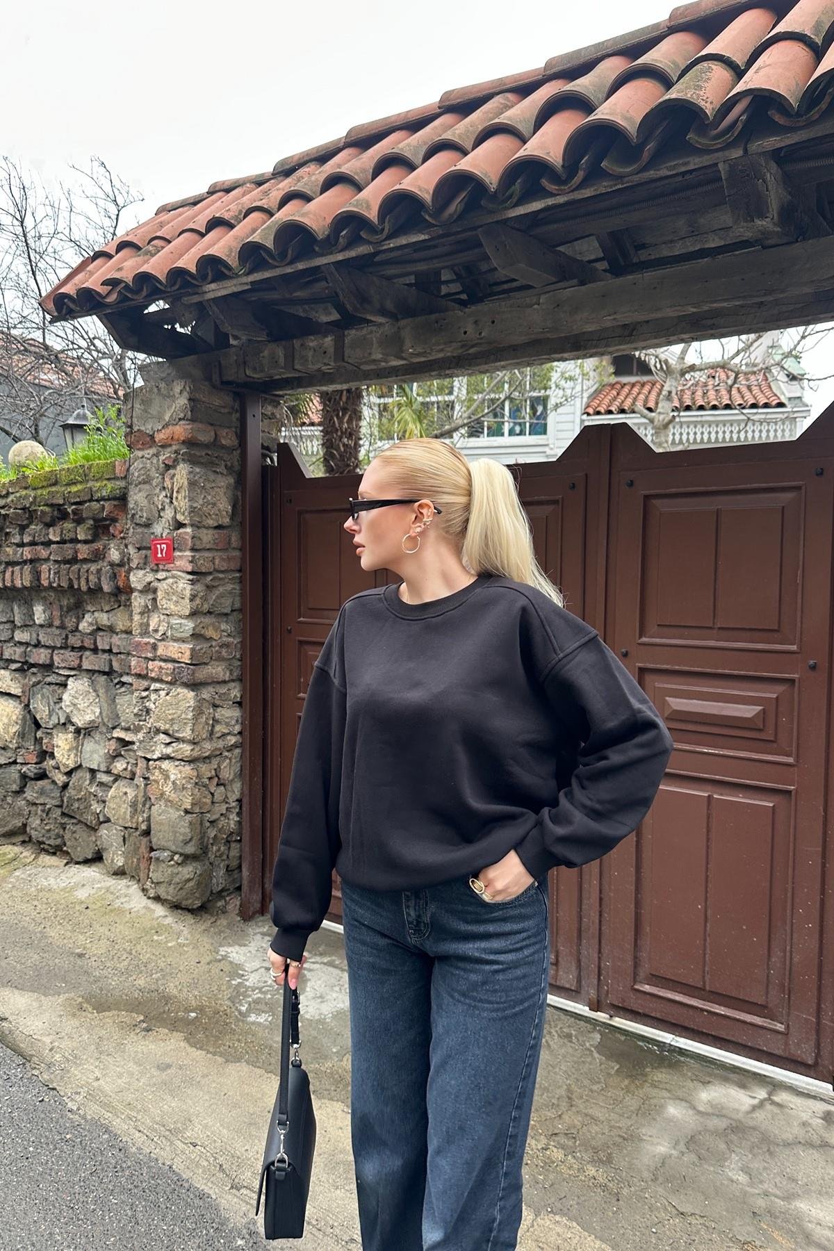 BİSİKLET YAKA OMUZ ROBALI SWEATSHIRT