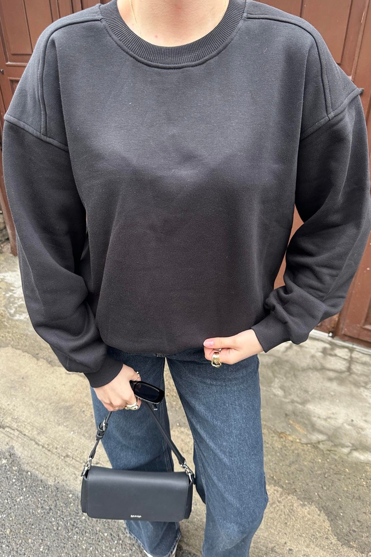 BİSİKLET YAKA OMUZ ROBALI SWEATSHIRT
