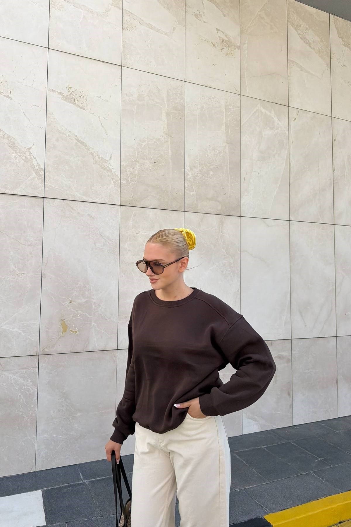 BİSİKLET YAKA OMUZ ROBALI SWEATSHIRT