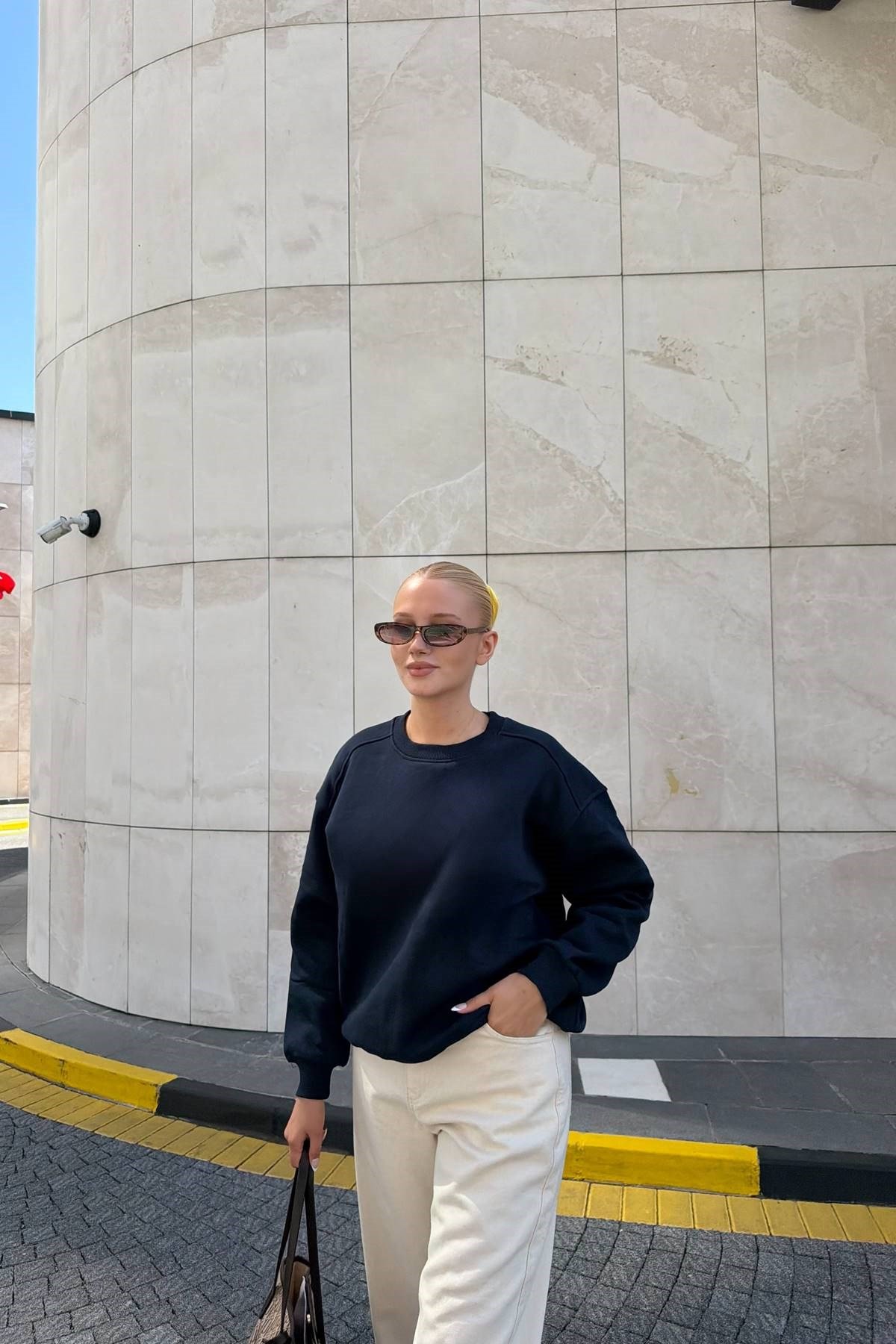 BİSİKLET YAKA OMUZ ROBALI SWEATSHIRT