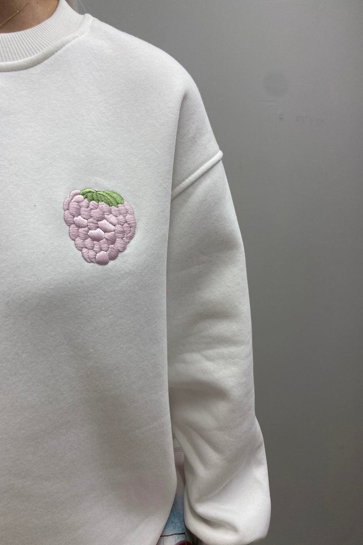 ÇİLEK NAKIŞ SWEATSHIRT