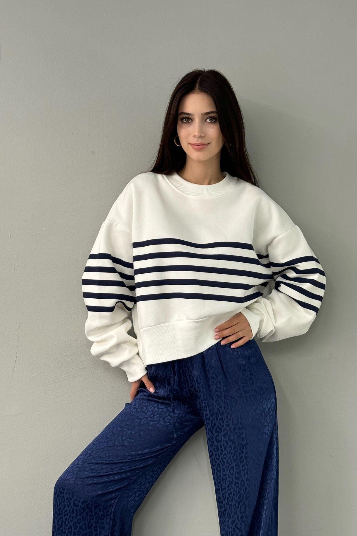 ÇİZGİ DETAY SWEATSHIRT