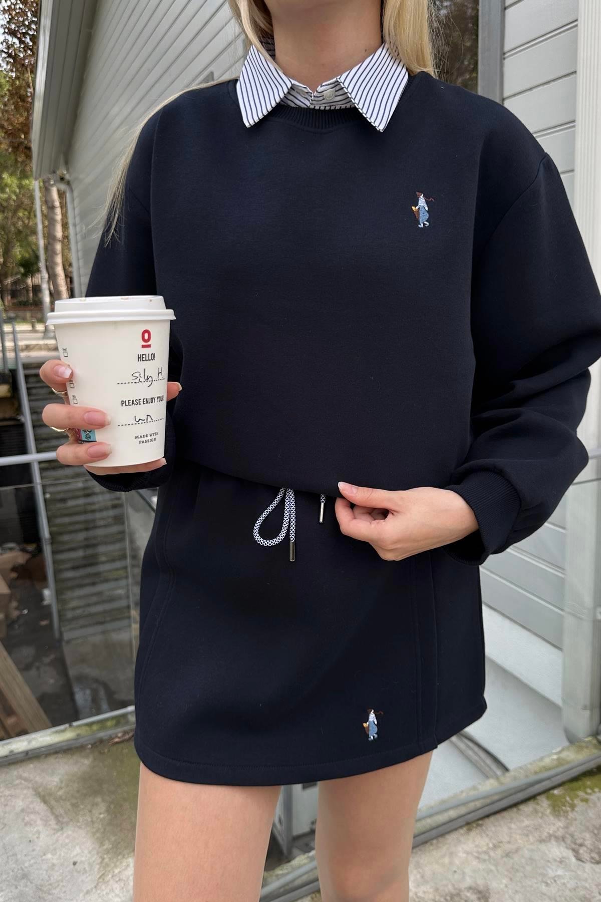 ÇİZGİ DETAYLI SWEATSHIRT