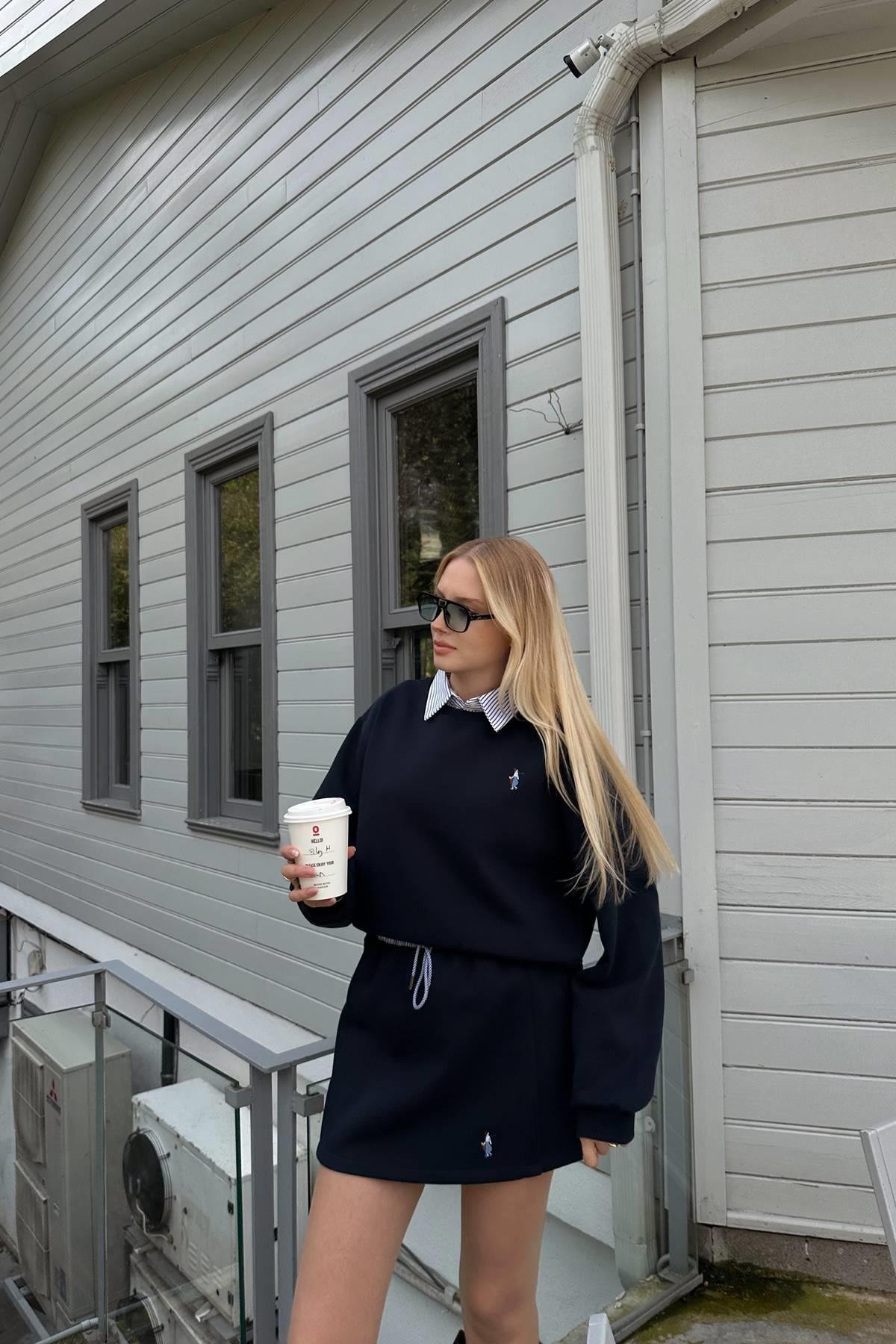ÇİZGİ DETAYLI SWEATSHIRT