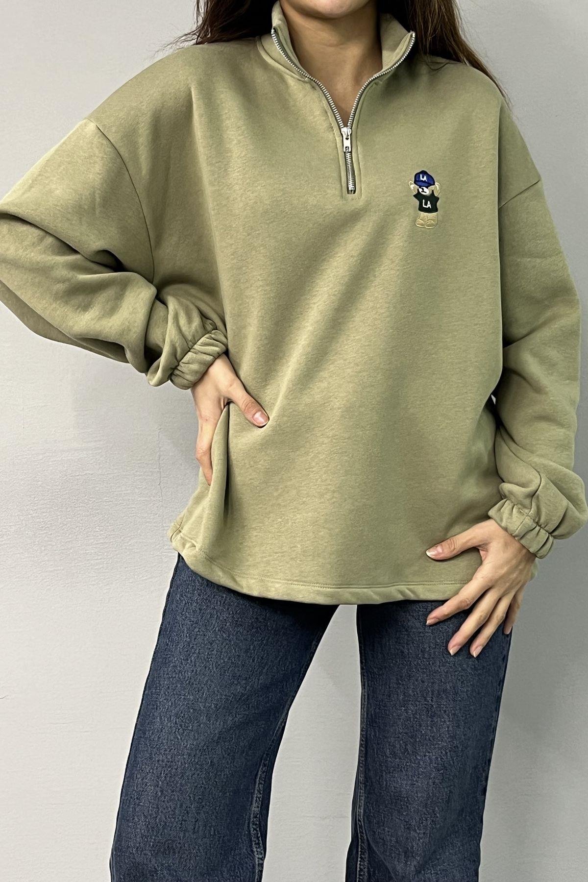 FERMUARLI NAKIŞLI DETAYLI SWEATSHIRT