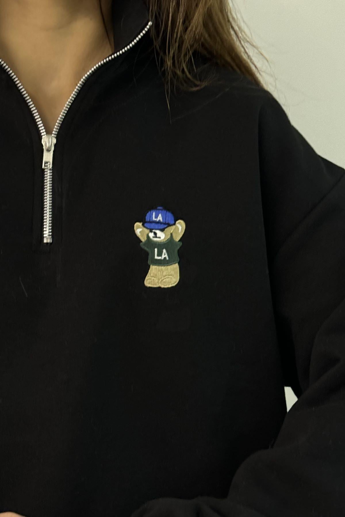 FERMUARLI NAKIŞLI DETAYLI SWEATSHIRT