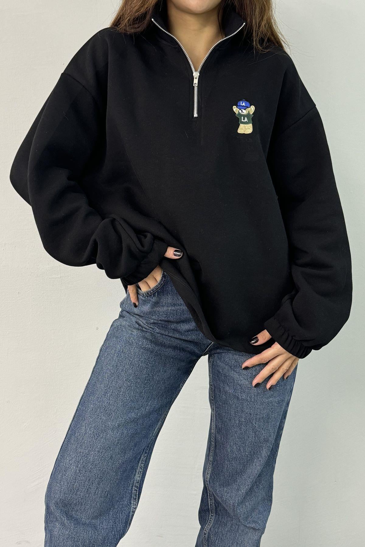 FERMUARLI NAKIŞLI DETAYLI SWEATSHIRT