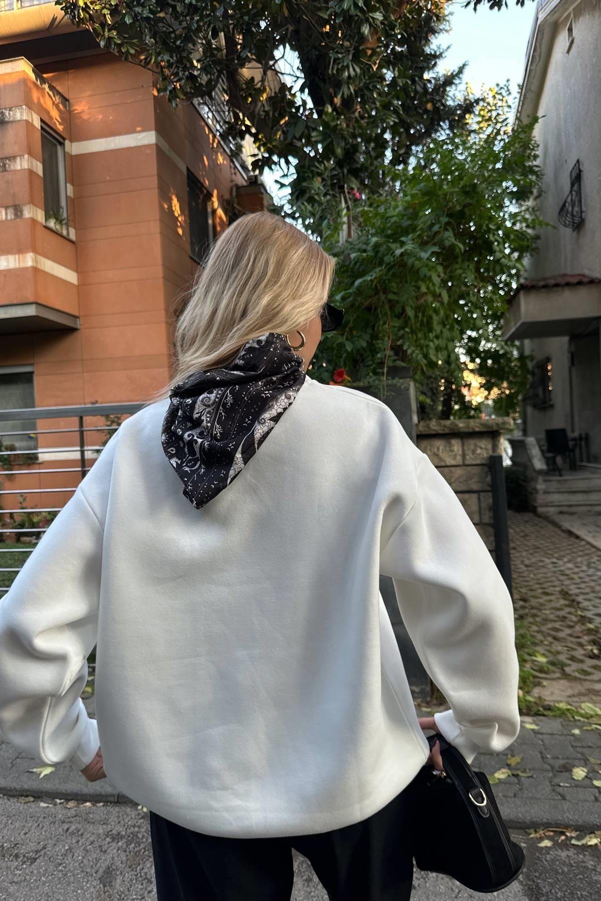 FULAR DETAYLI SWEATSHIRT