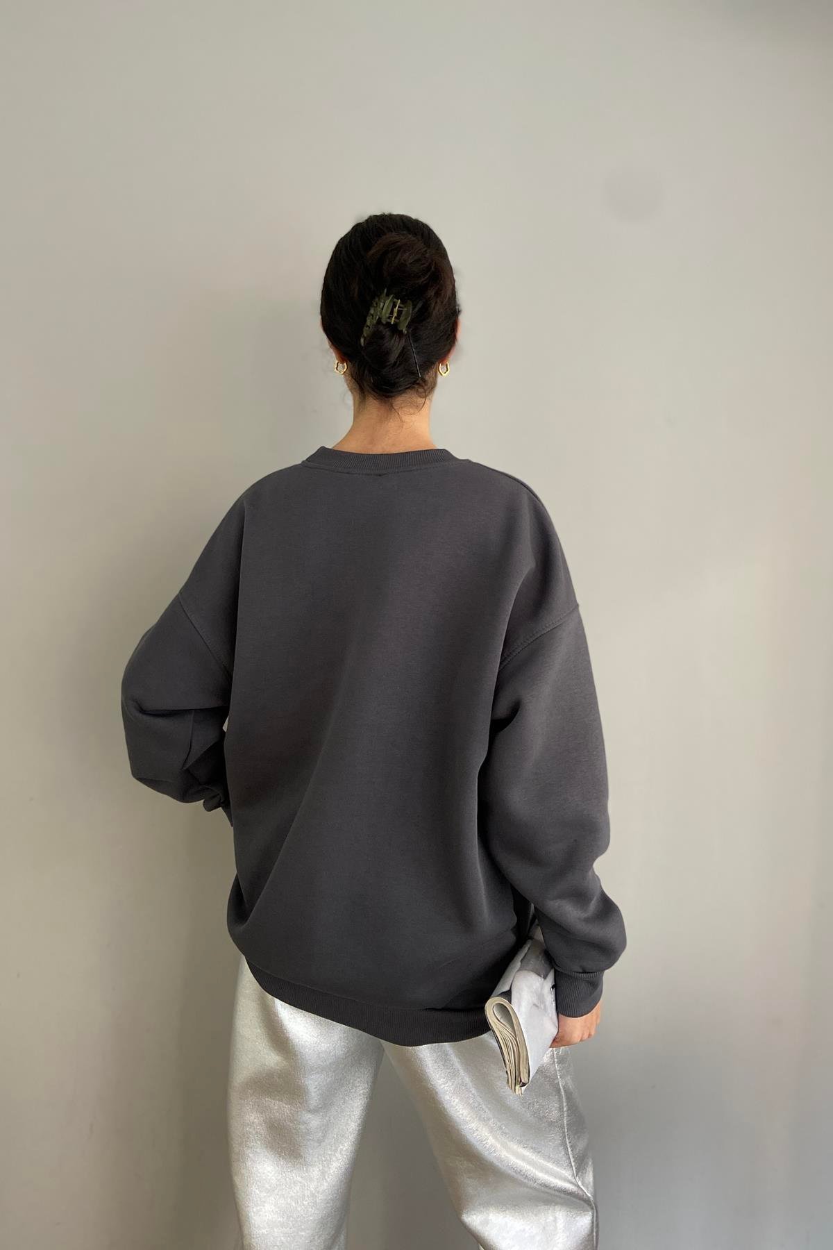 KALP NAKIŞLI SWEATSHIRT