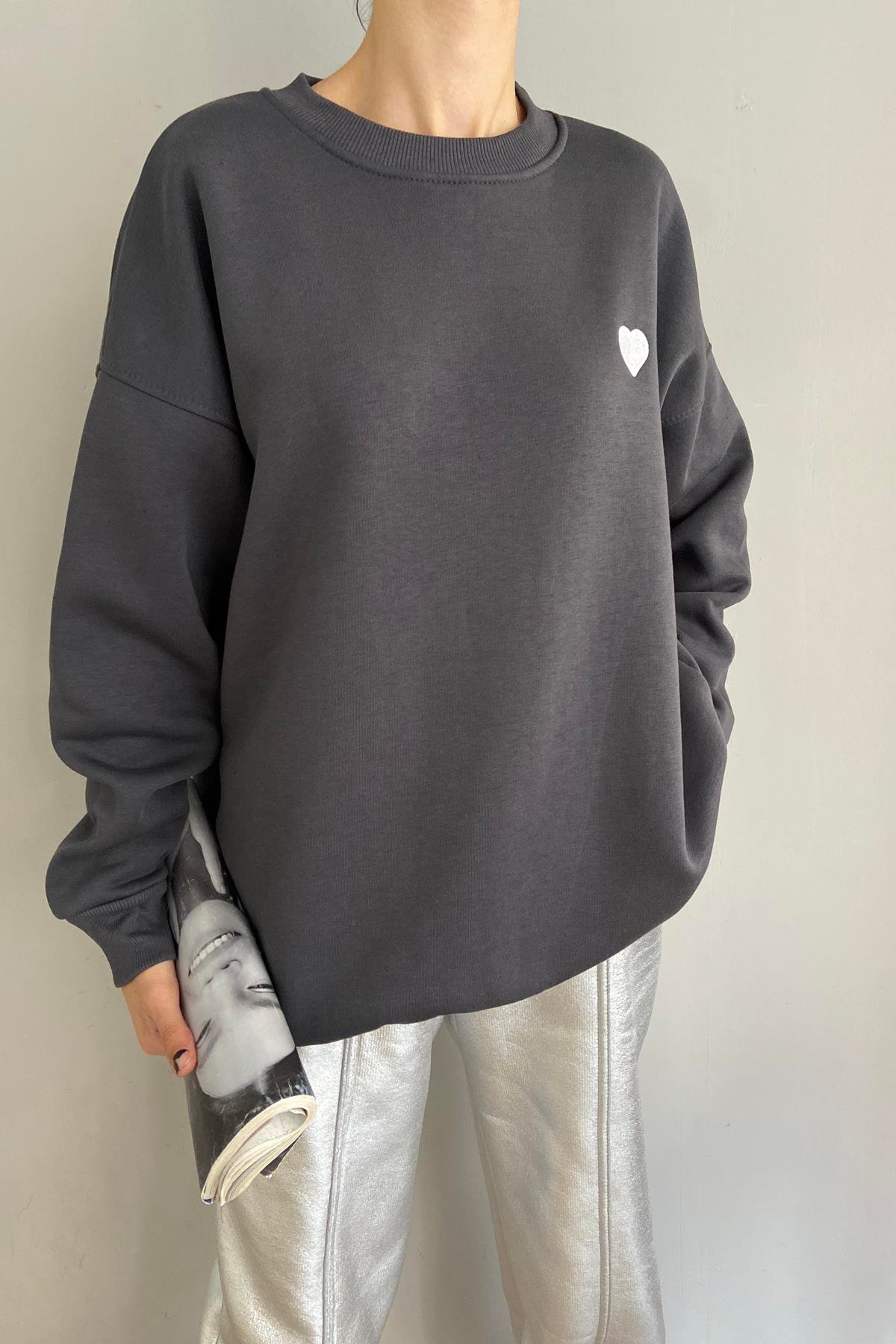 KALP NAKIŞLI SWEATSHIRT