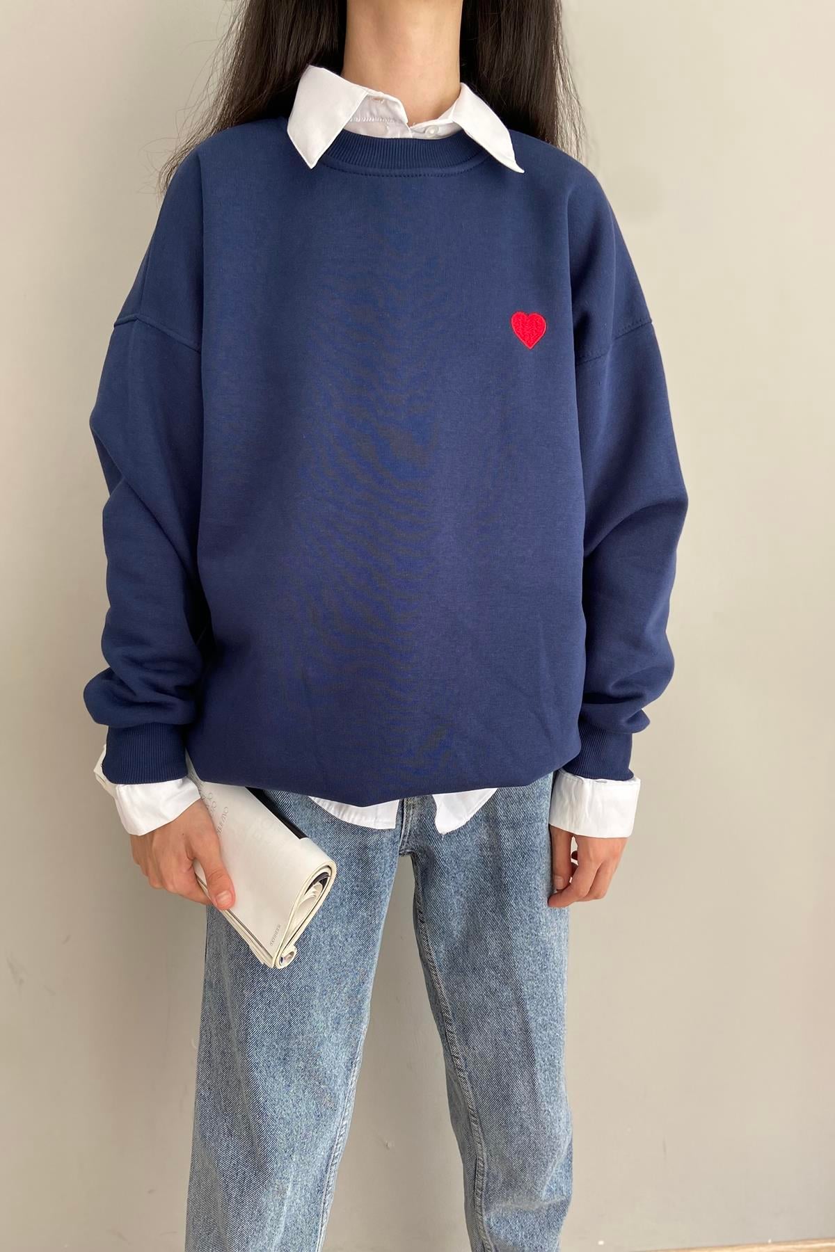 KALP NAKIŞLI SWEATSHIRT