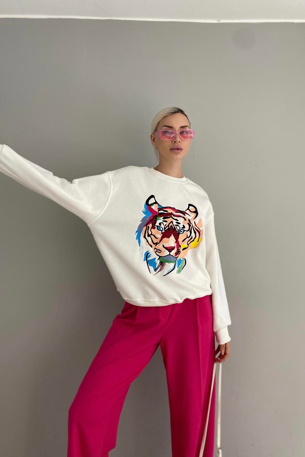 KAPLAN NAKIŞLI SWEATSHIRT