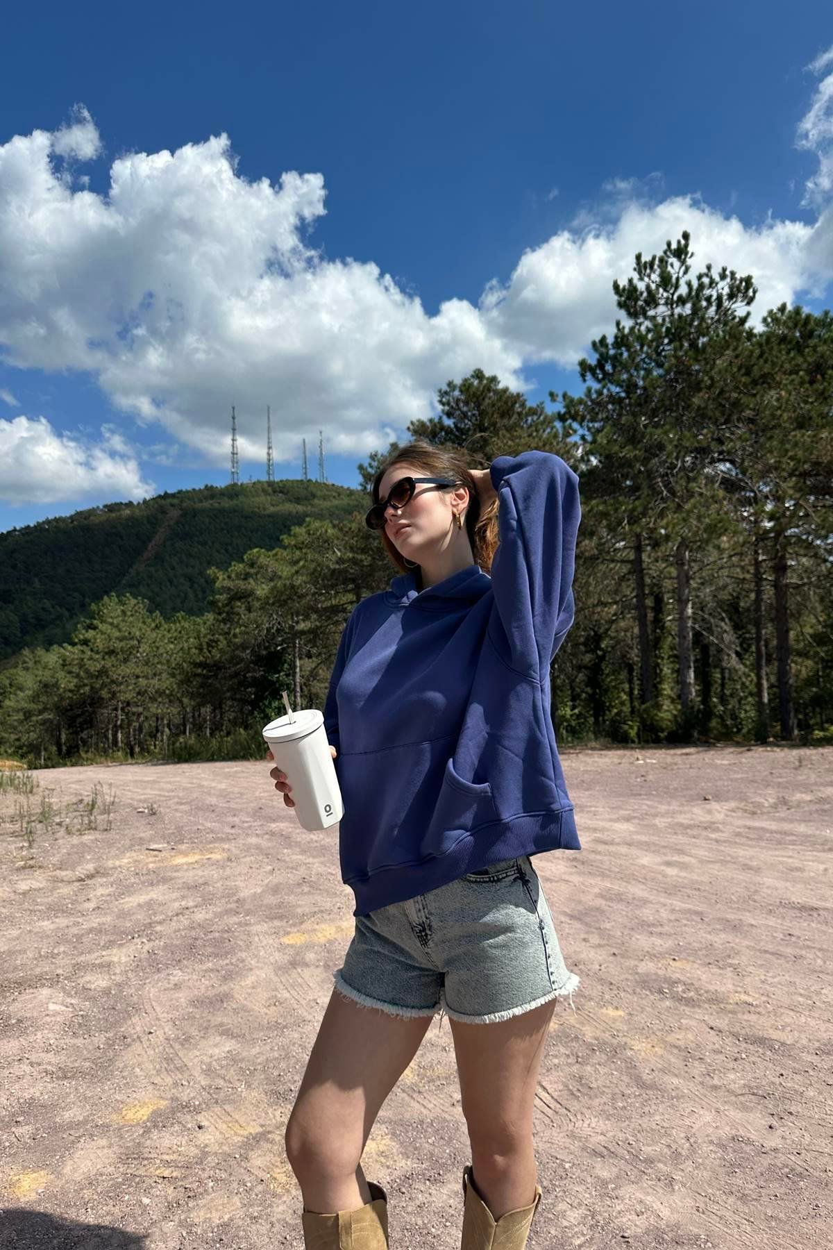 KAPŞONLU CEPLİ SWEATSHIRT