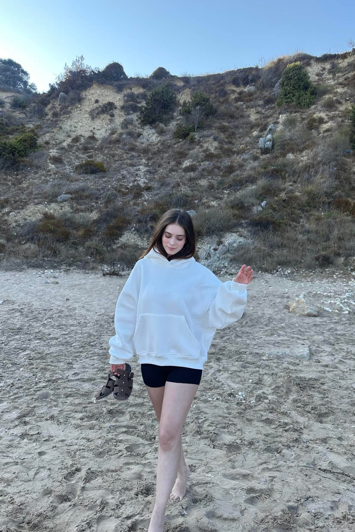 KAPŞONLU CEPLİ SWEATSHIRT