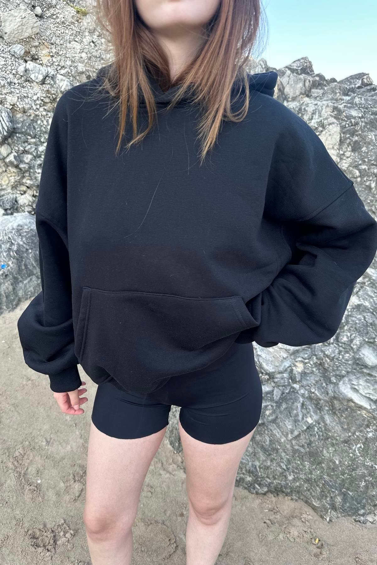 KAPŞONLU CEPLİ SWEATSHIRT