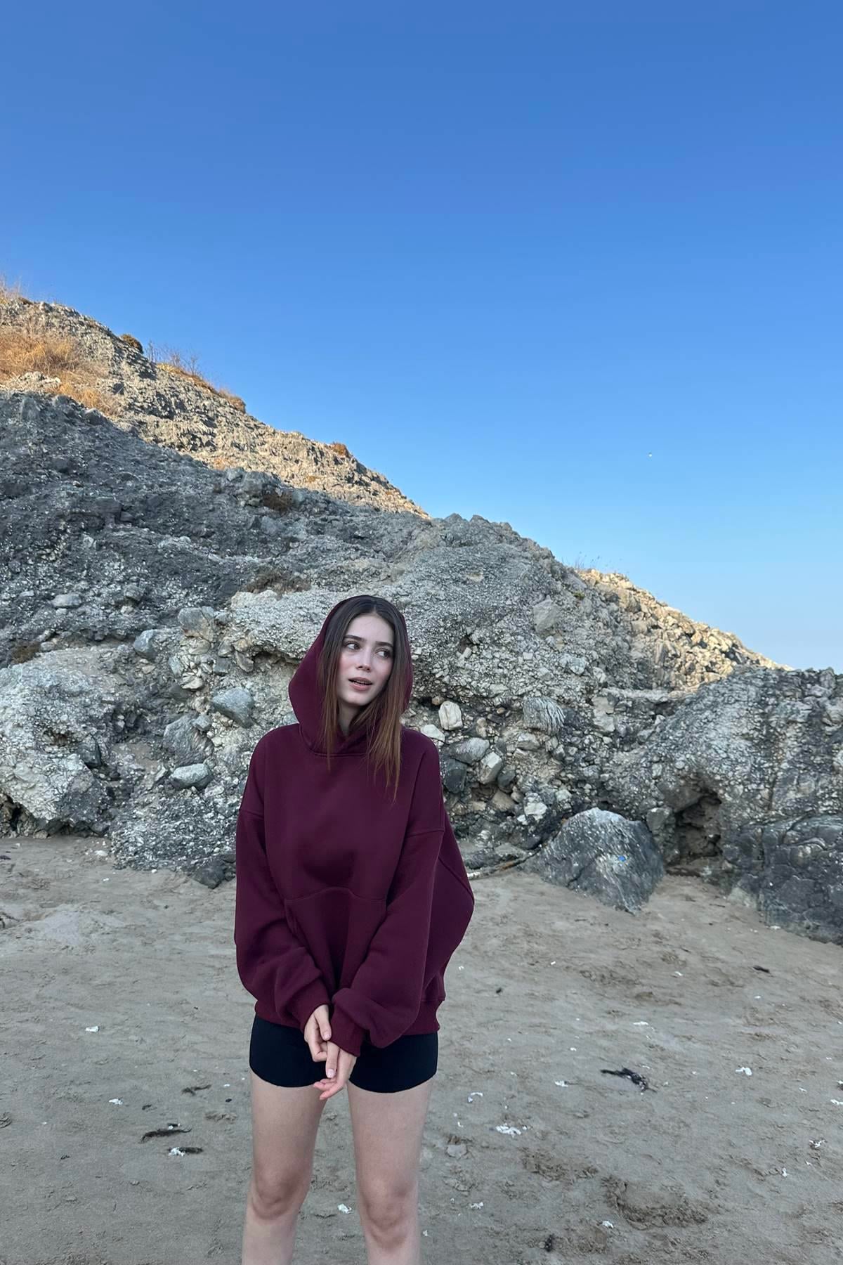 KAPŞONLU CEPLİ SWEATSHIRT