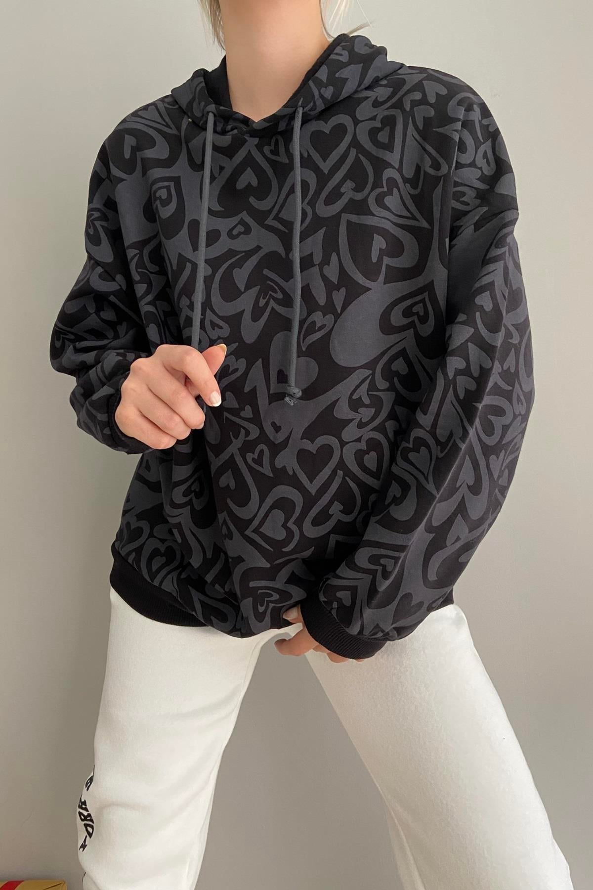 KAPŞONLU DESENLİ SWEAT