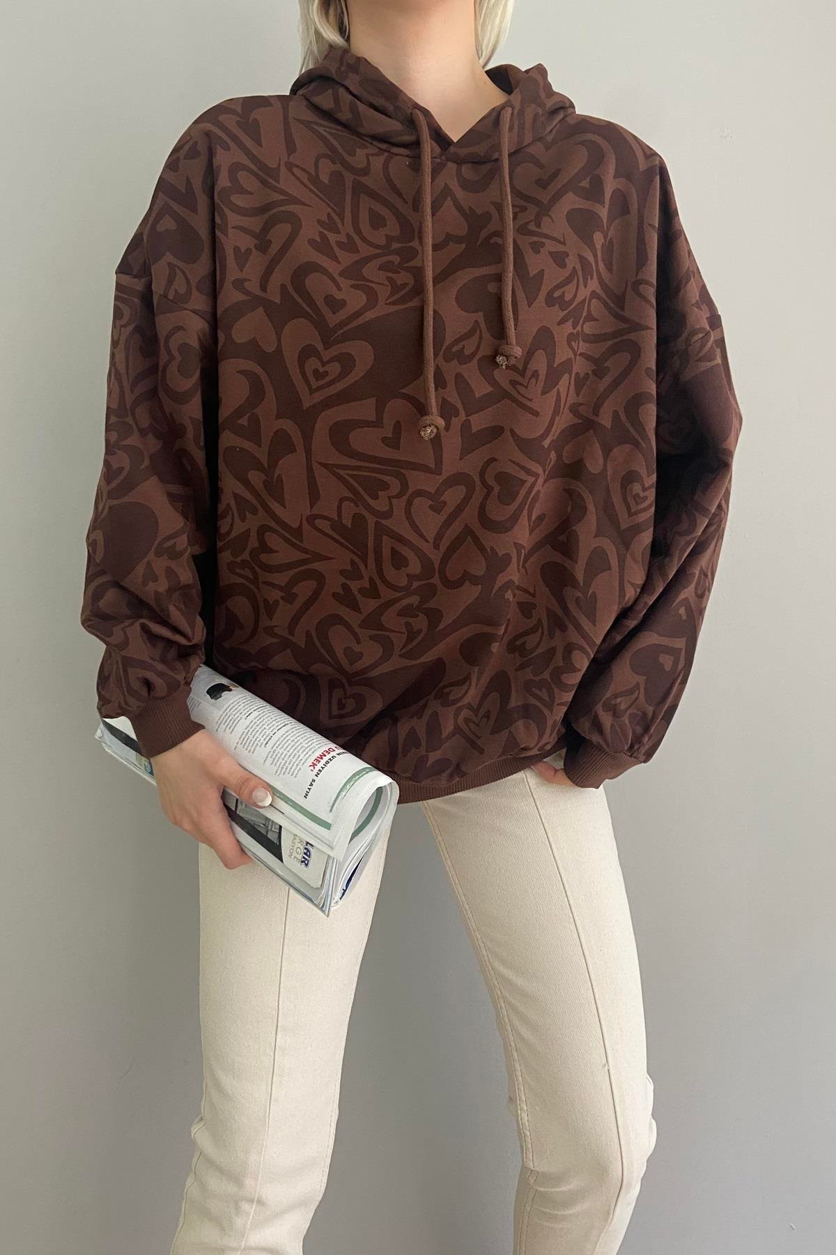 KAPŞONLU DESENLİ SWEAT