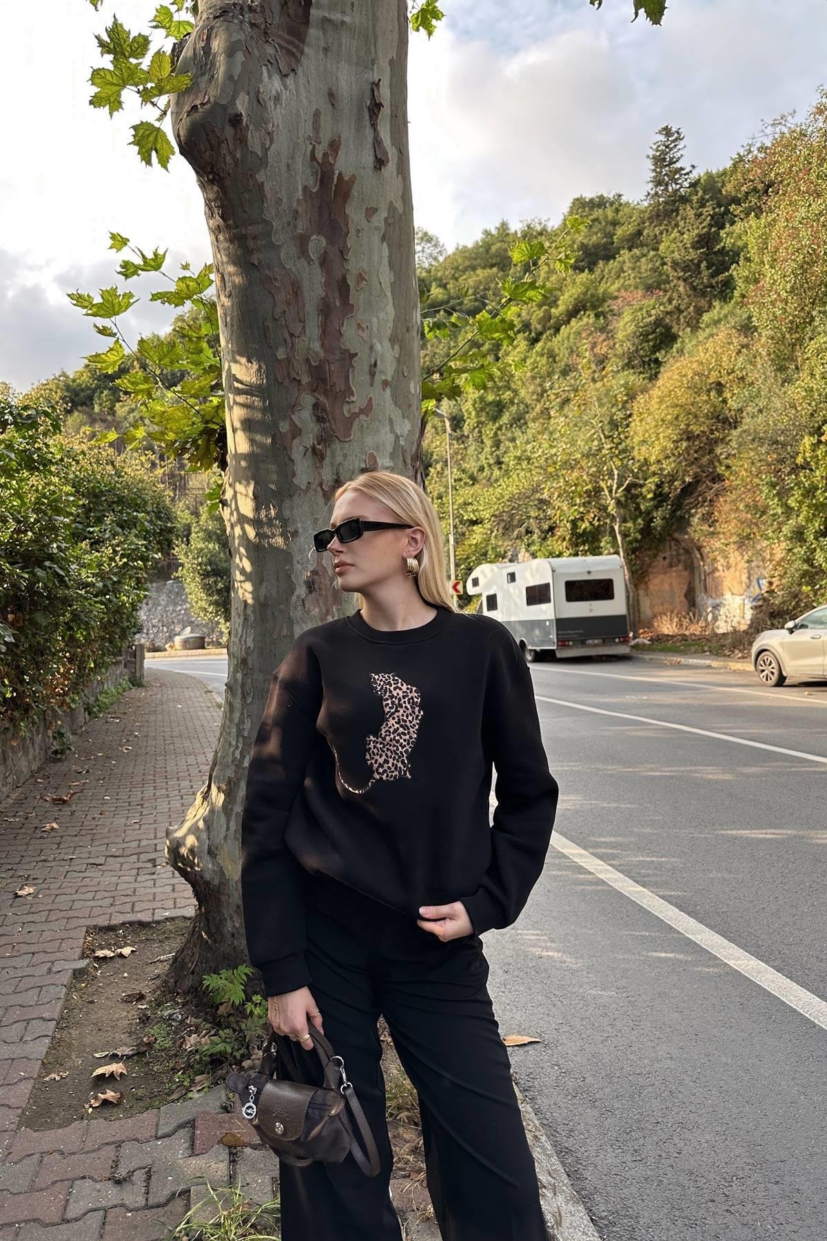 NAKIŞ DETAY SWEATSHIRT