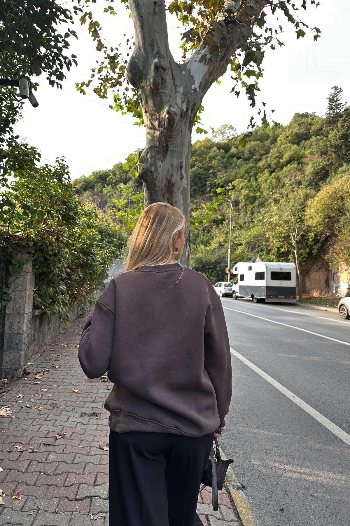 NAKIŞ DETAY SWEATSHIRT