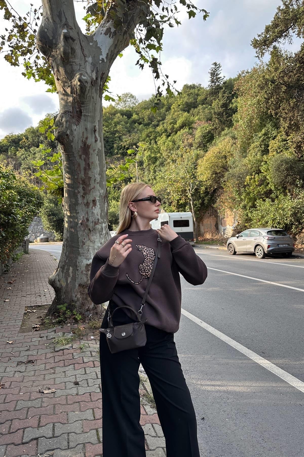 NAKIŞ DETAY SWEATSHIRT