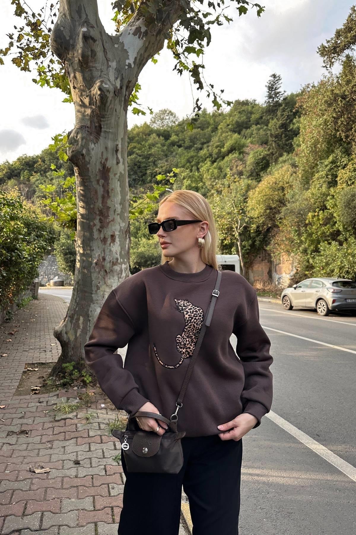 NAKIŞ DETAY SWEATSHIRT