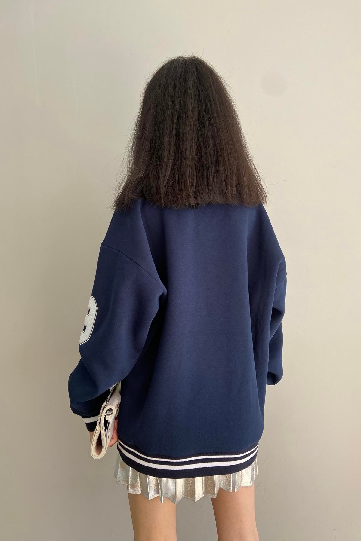NAKIŞ DETAYLI OVERSİZE SWEAT