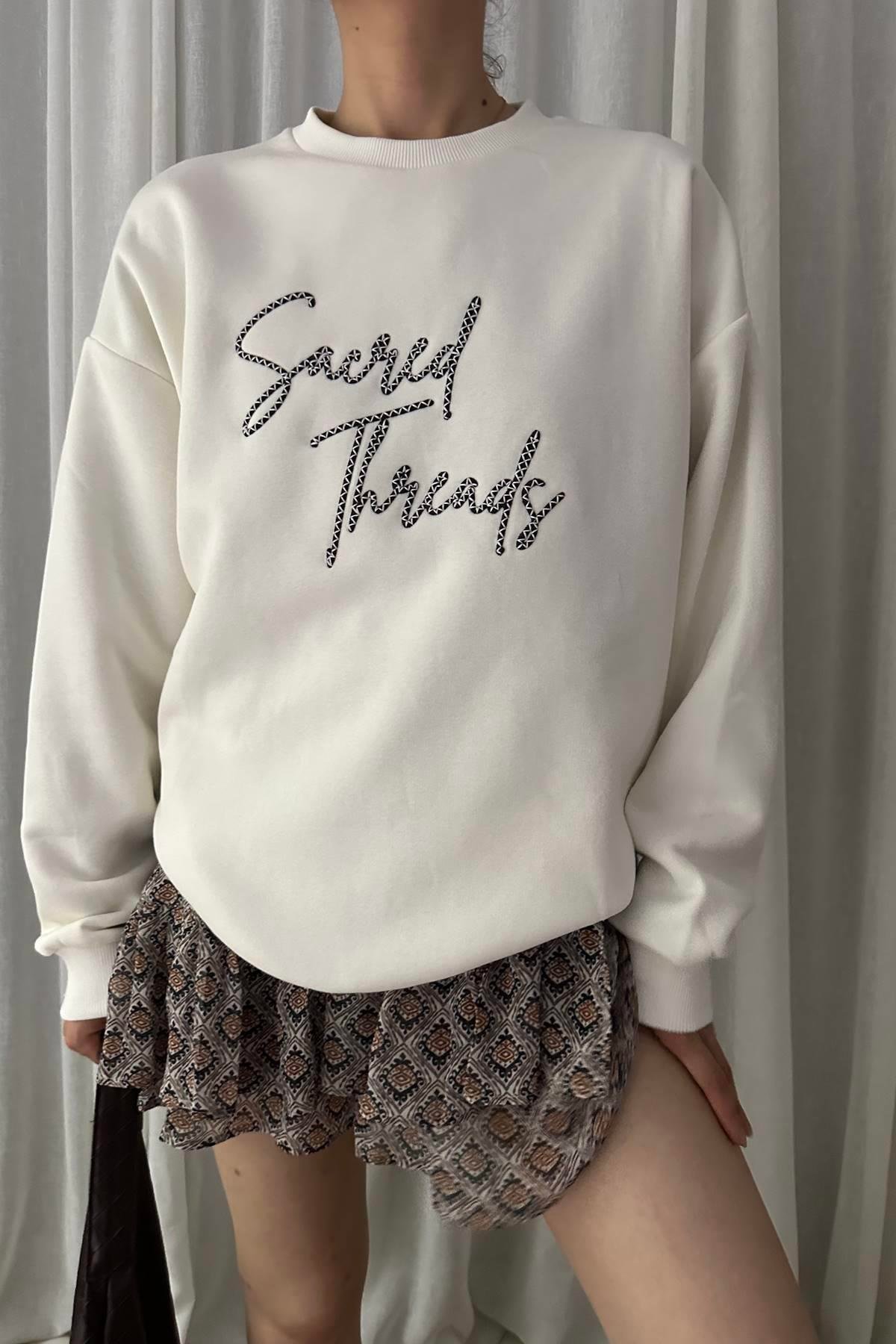NAKIŞ DETAYLI SWEATSHIRT