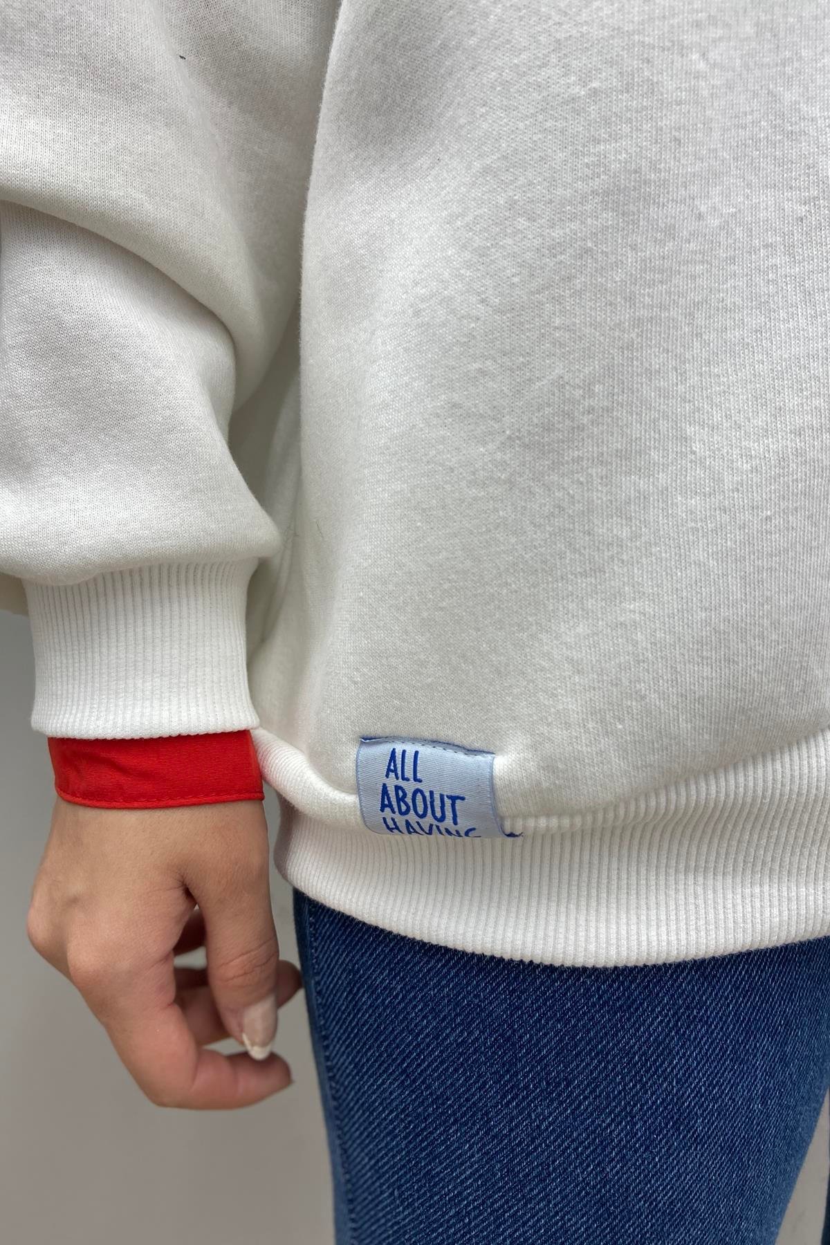 NAKIŞ DETAYLI SWEATSHIRT