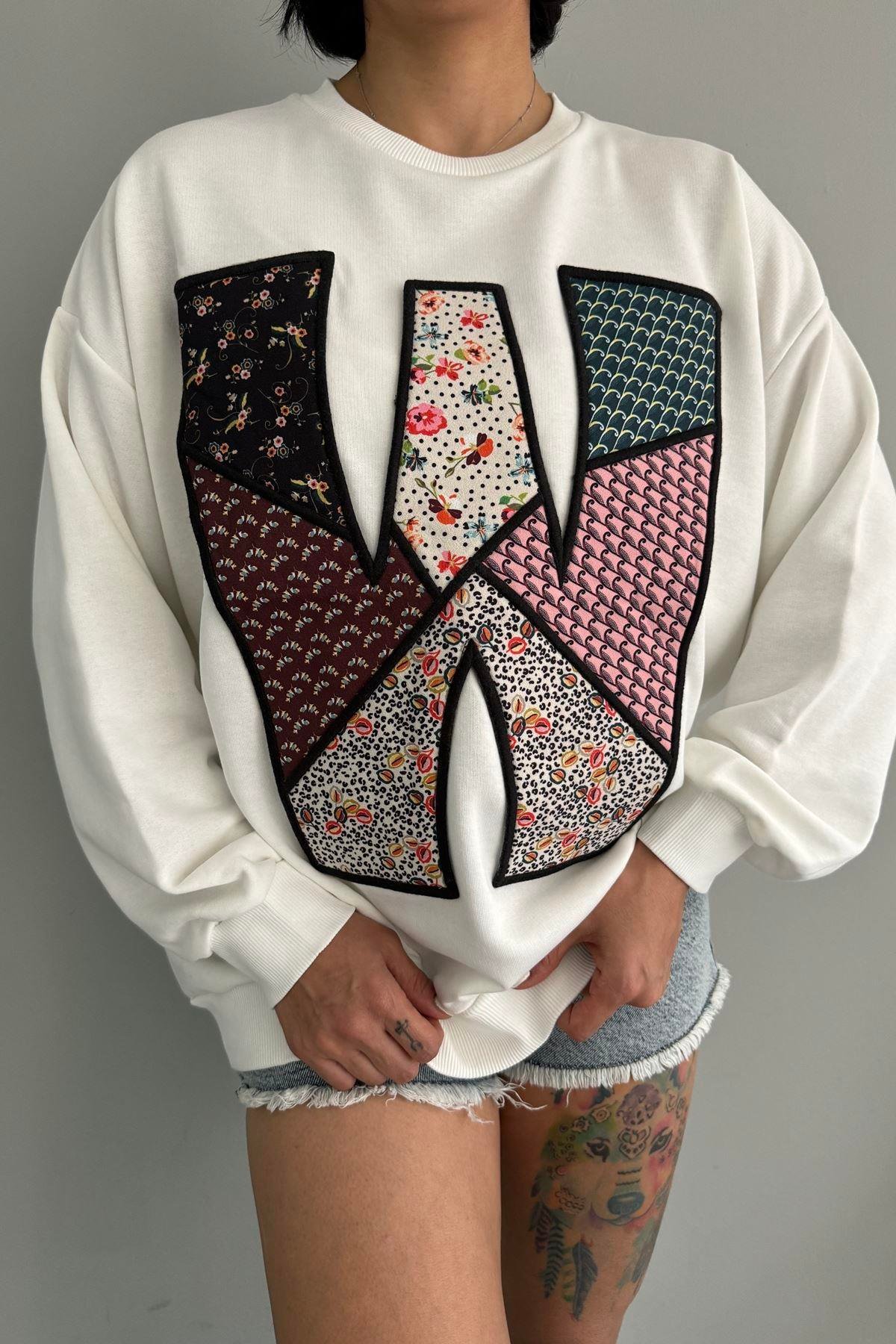 NAKIŞ DETAYLI SWEATSHIRT