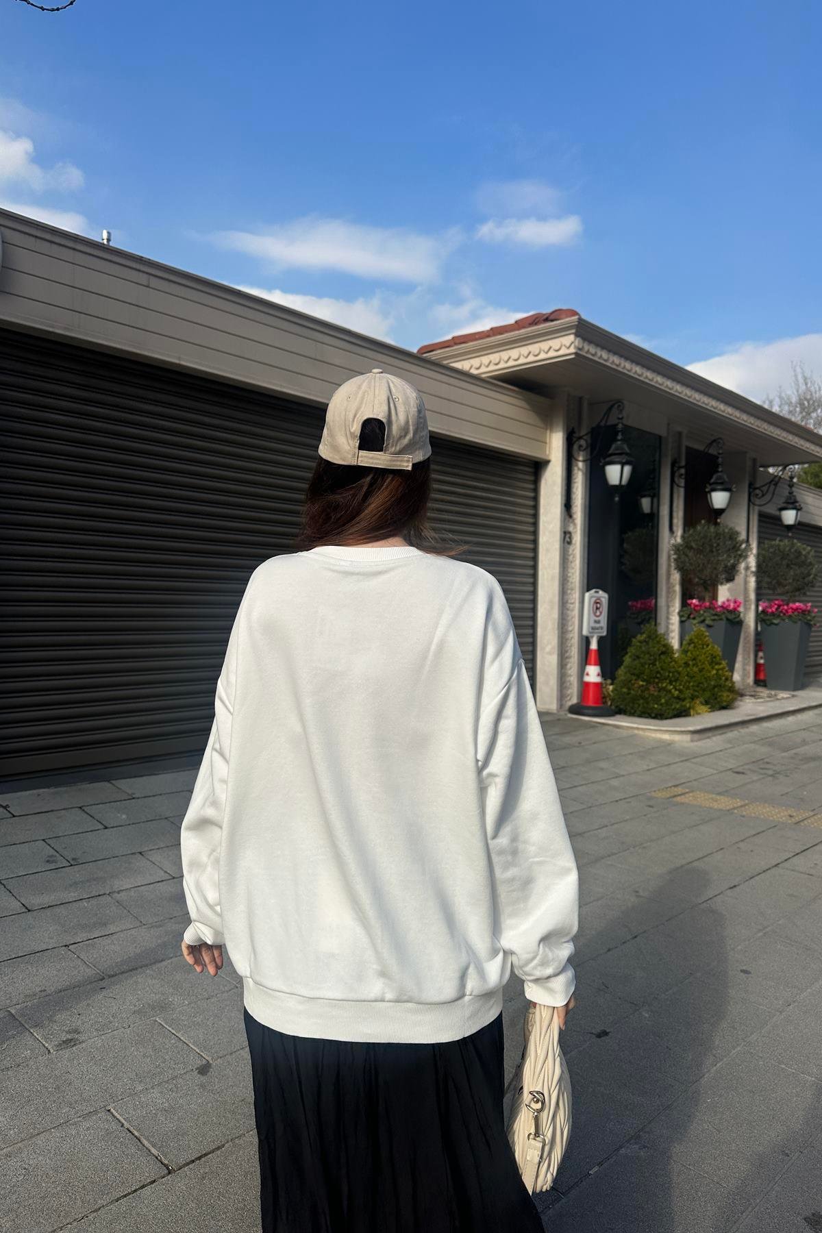 NAKIŞ DETAYLI SWEATSHIRT