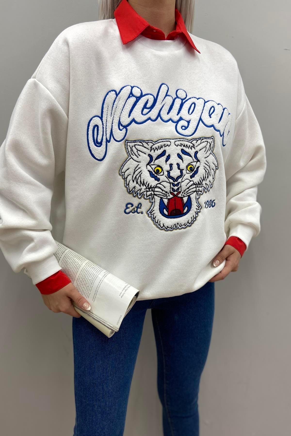 NAKIŞ DETAYLI SWEATSHIRT