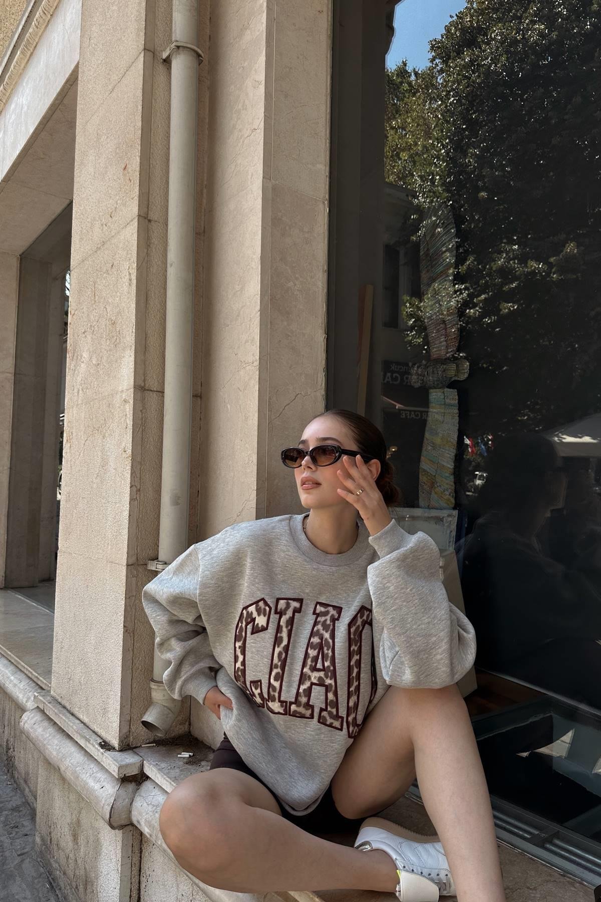 NAKIŞ DETAYLI SWEATSHIRT