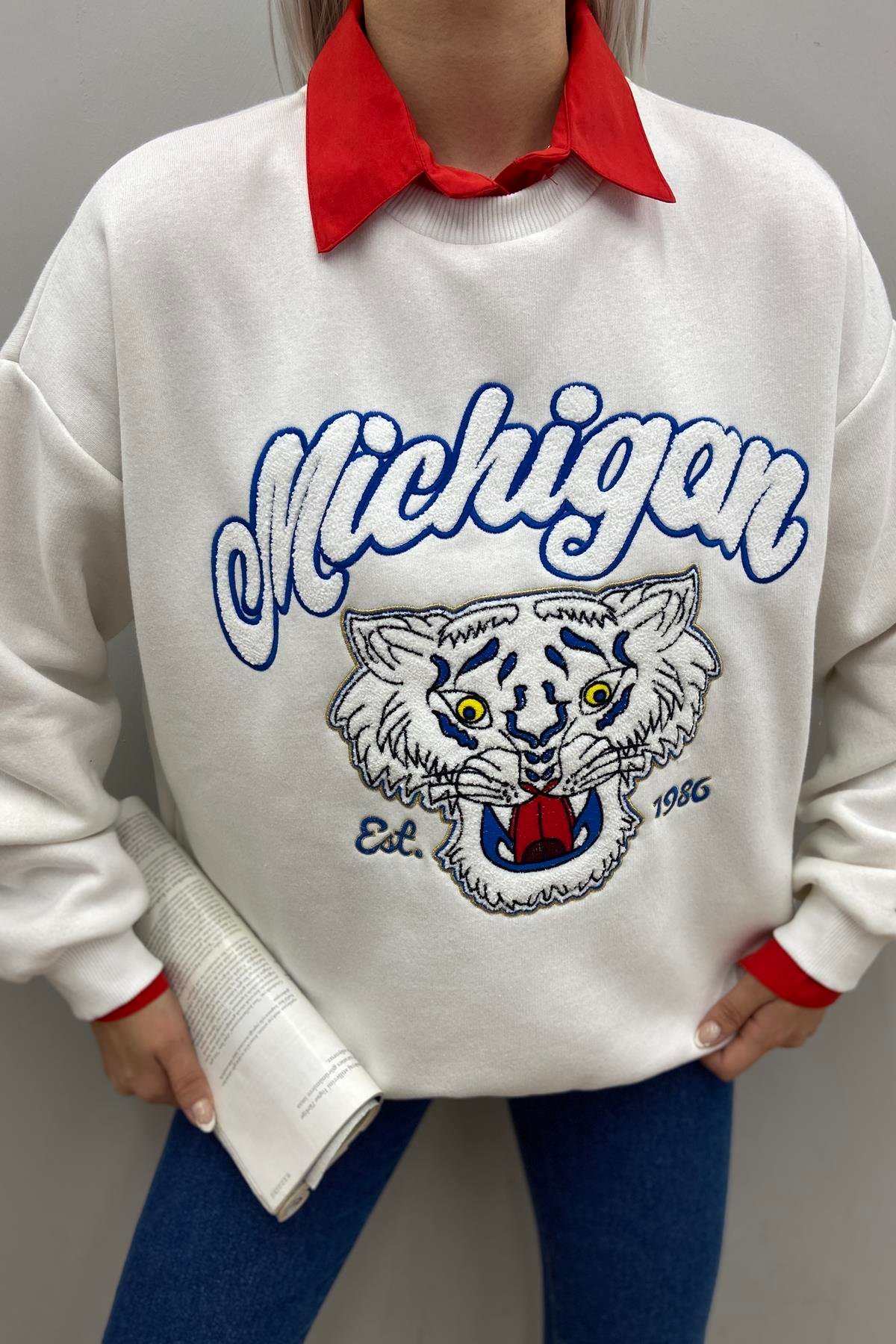NAKIŞ DETAYLI SWEATSHIRT