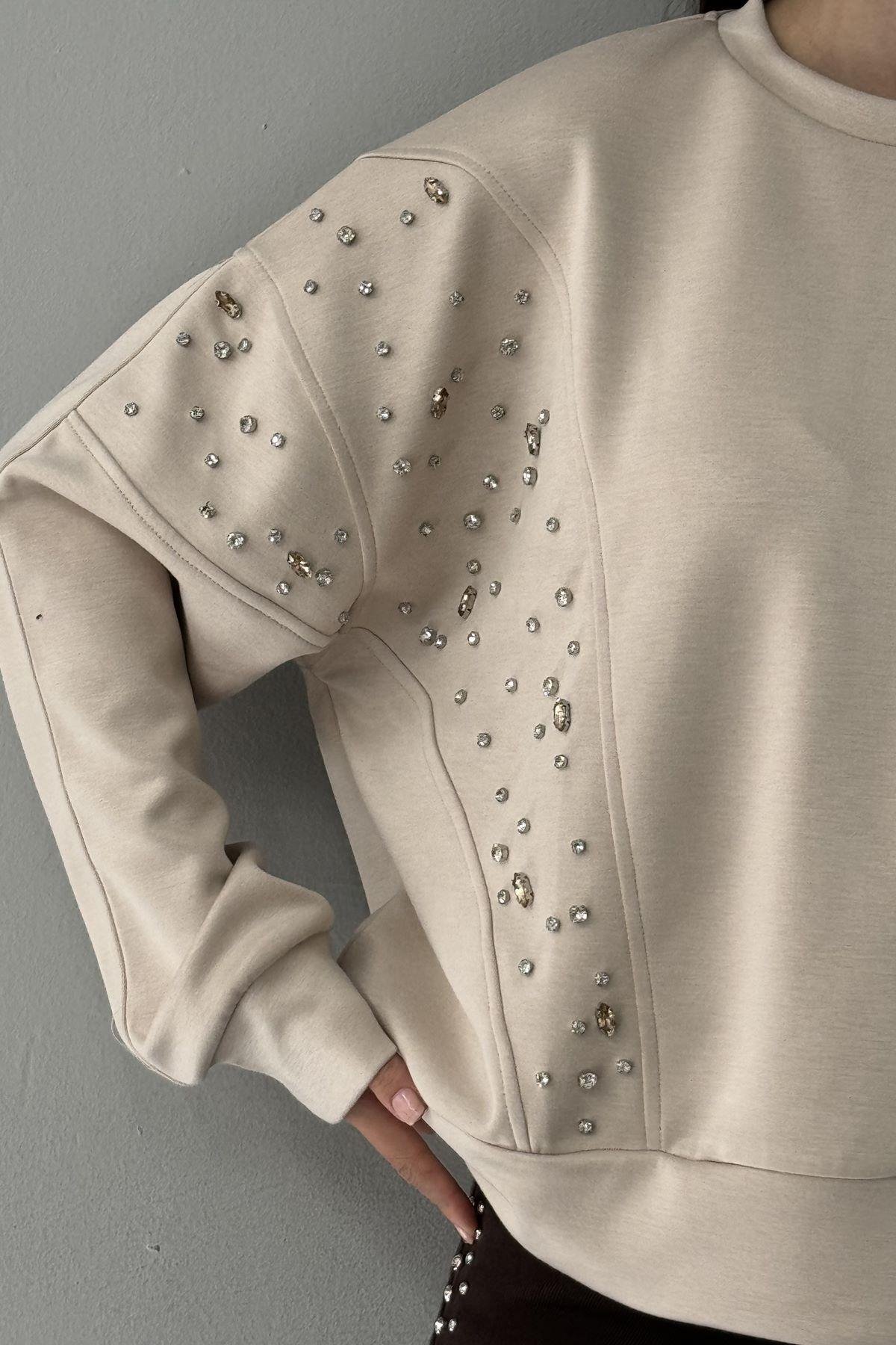 ÖNÜ TAŞLI SWEATSHIRT
