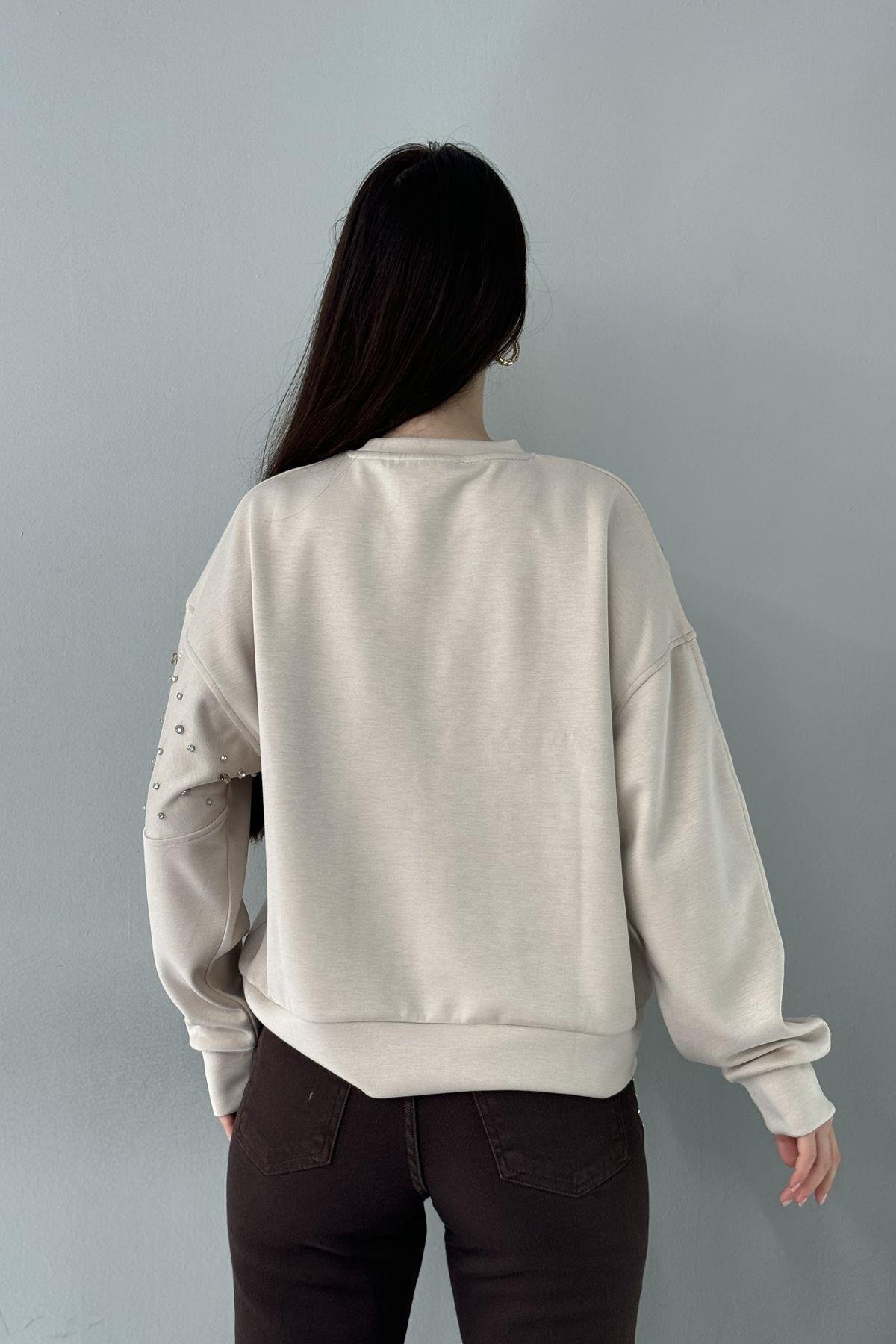 ÖNÜ TAŞLI SWEATSHIRT
