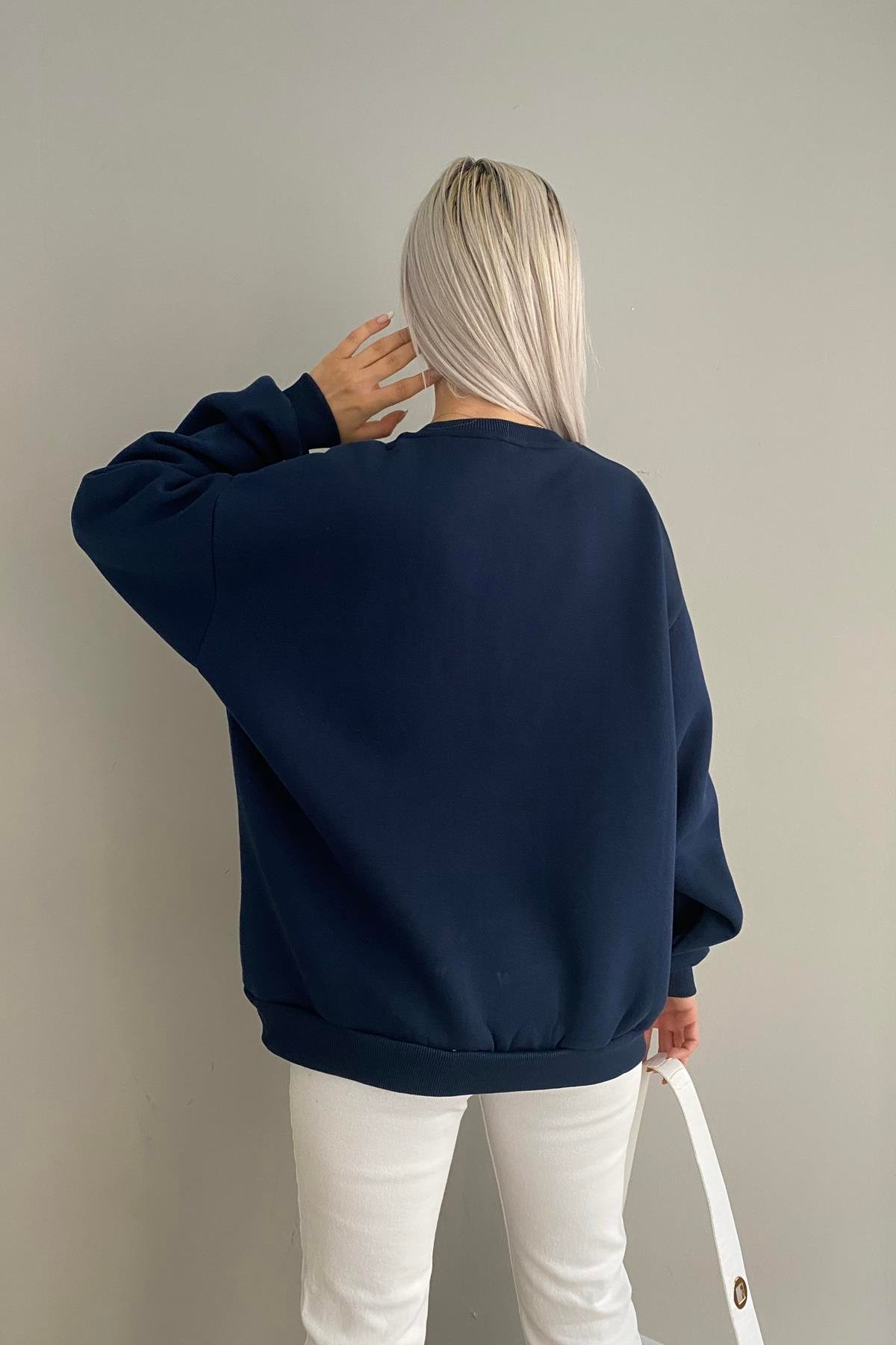 PATCH DETAYLI BASKILI SWEATSHIRT